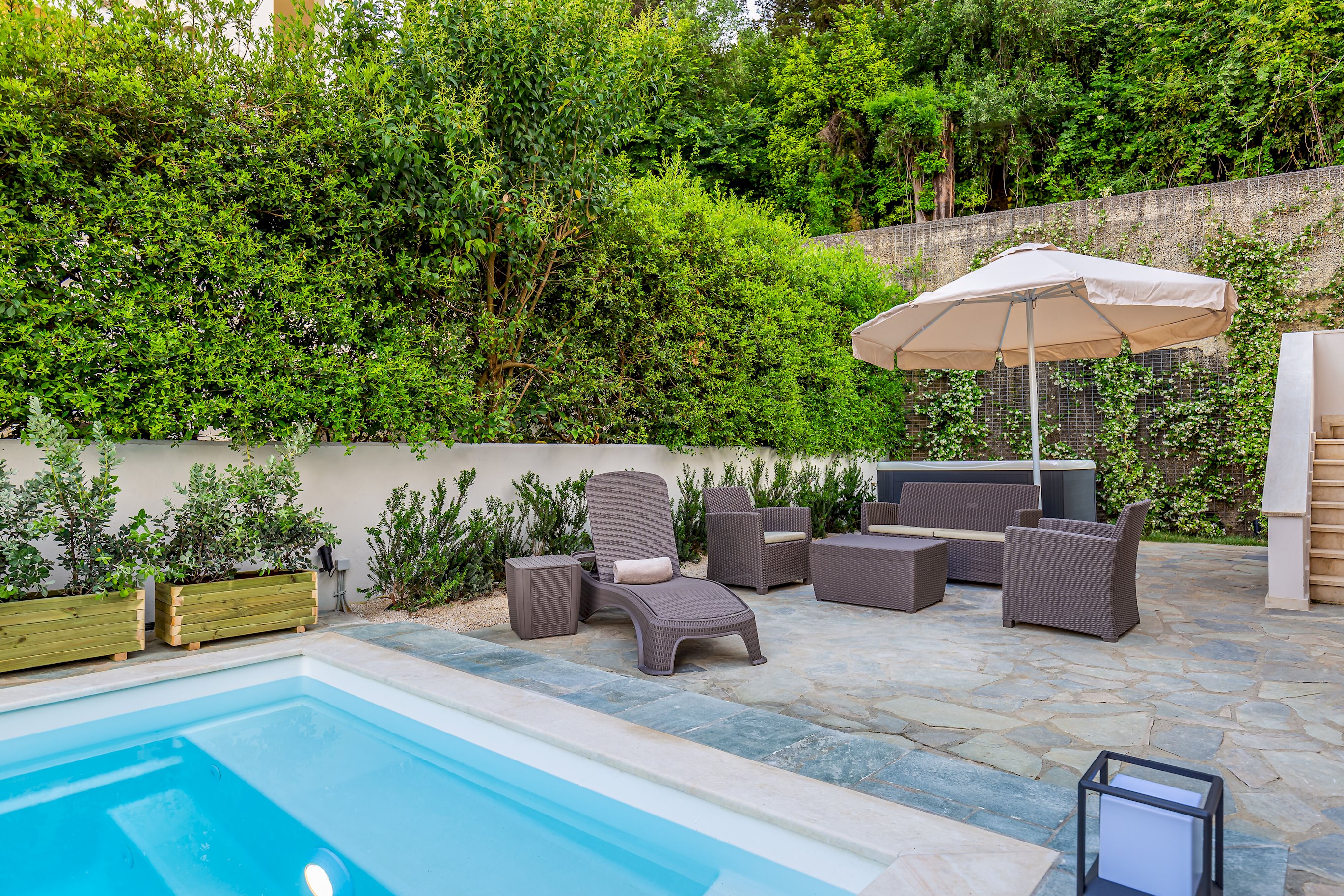 Magdalena Home – Outdoor pool | heated Jacuzzi