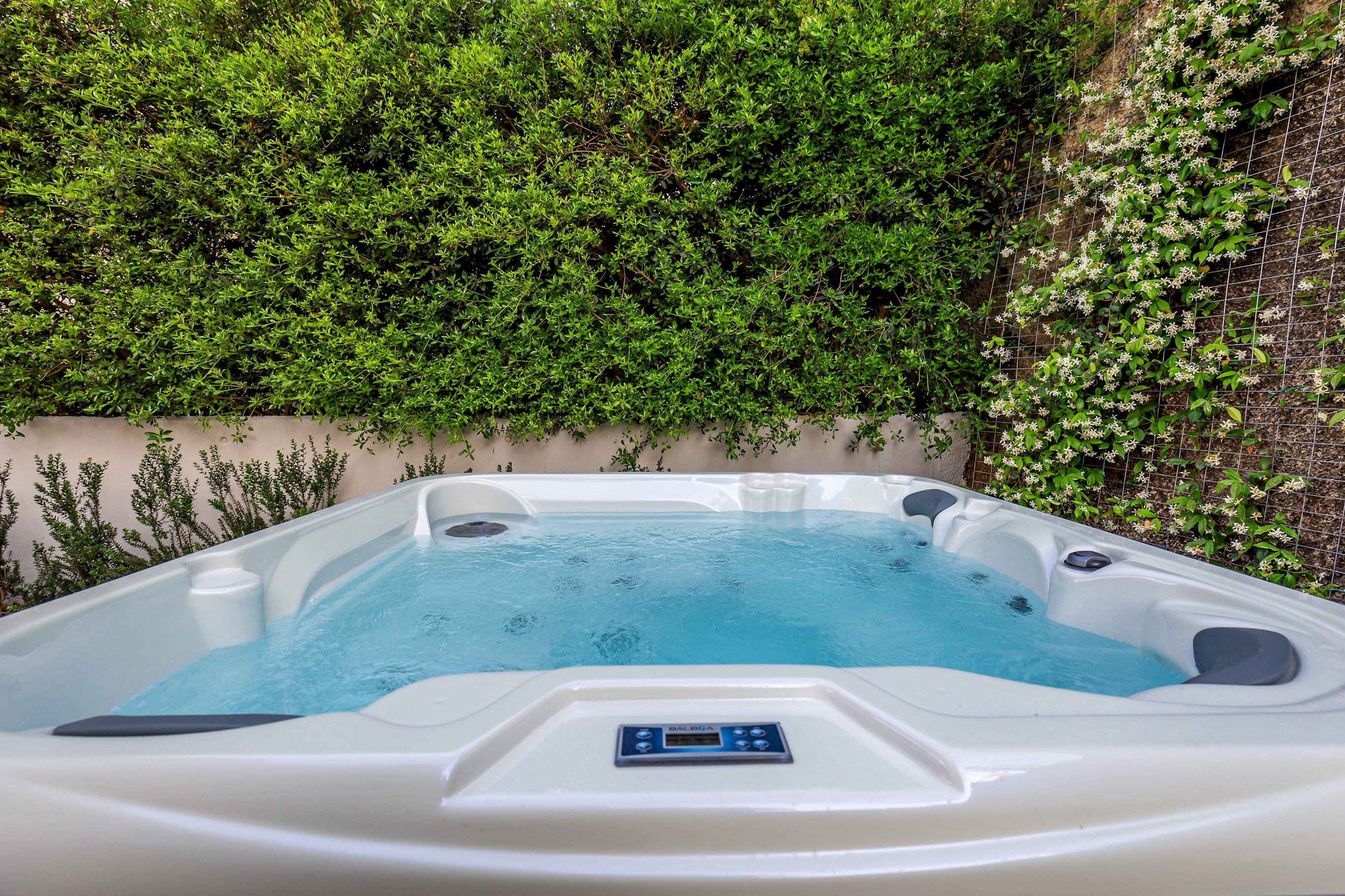 Magdalena Home – Outdoor pool | heated Jacuzzi