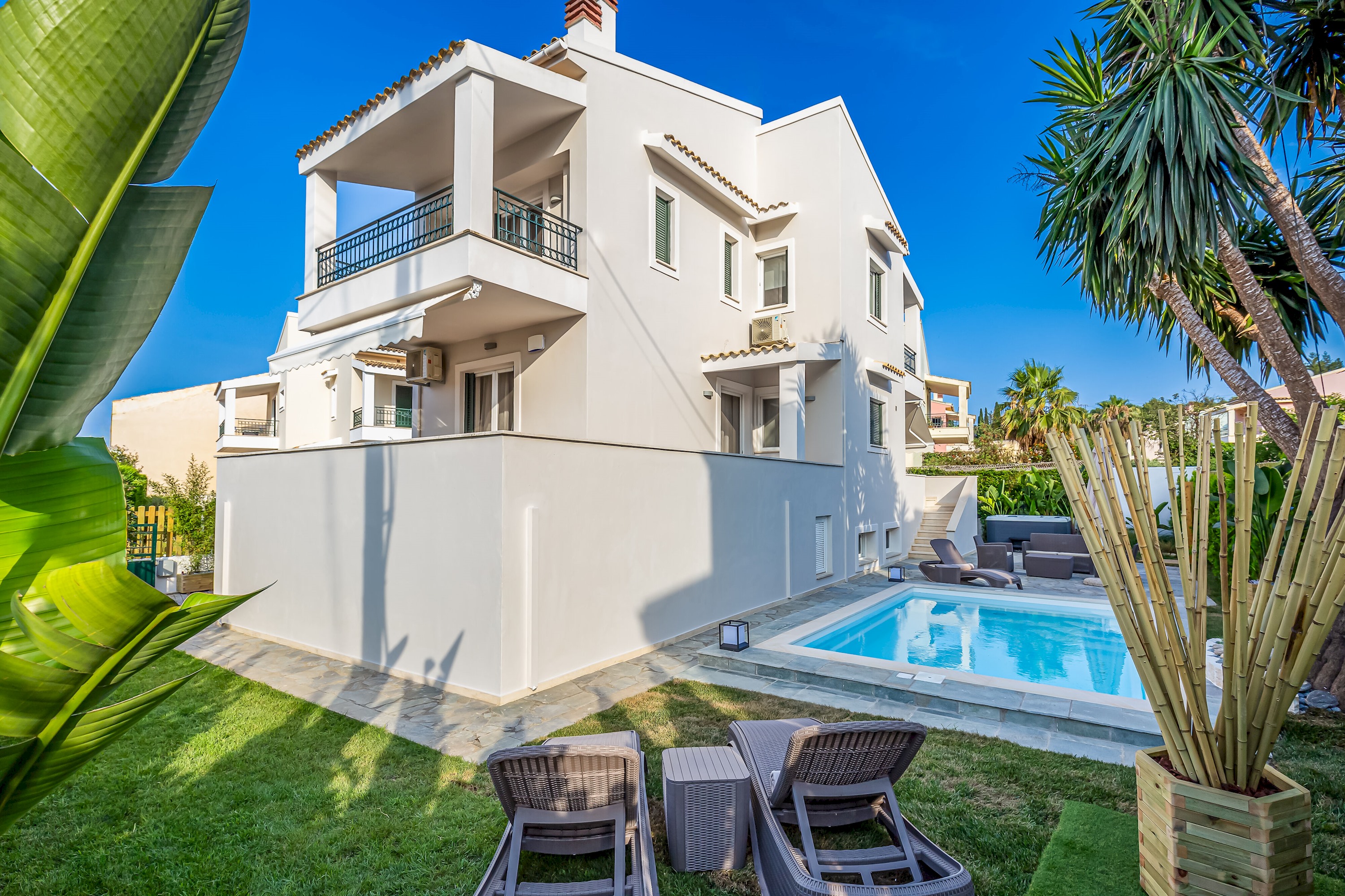Anastasia Home – Outdoor pool | heated Jacuzzi