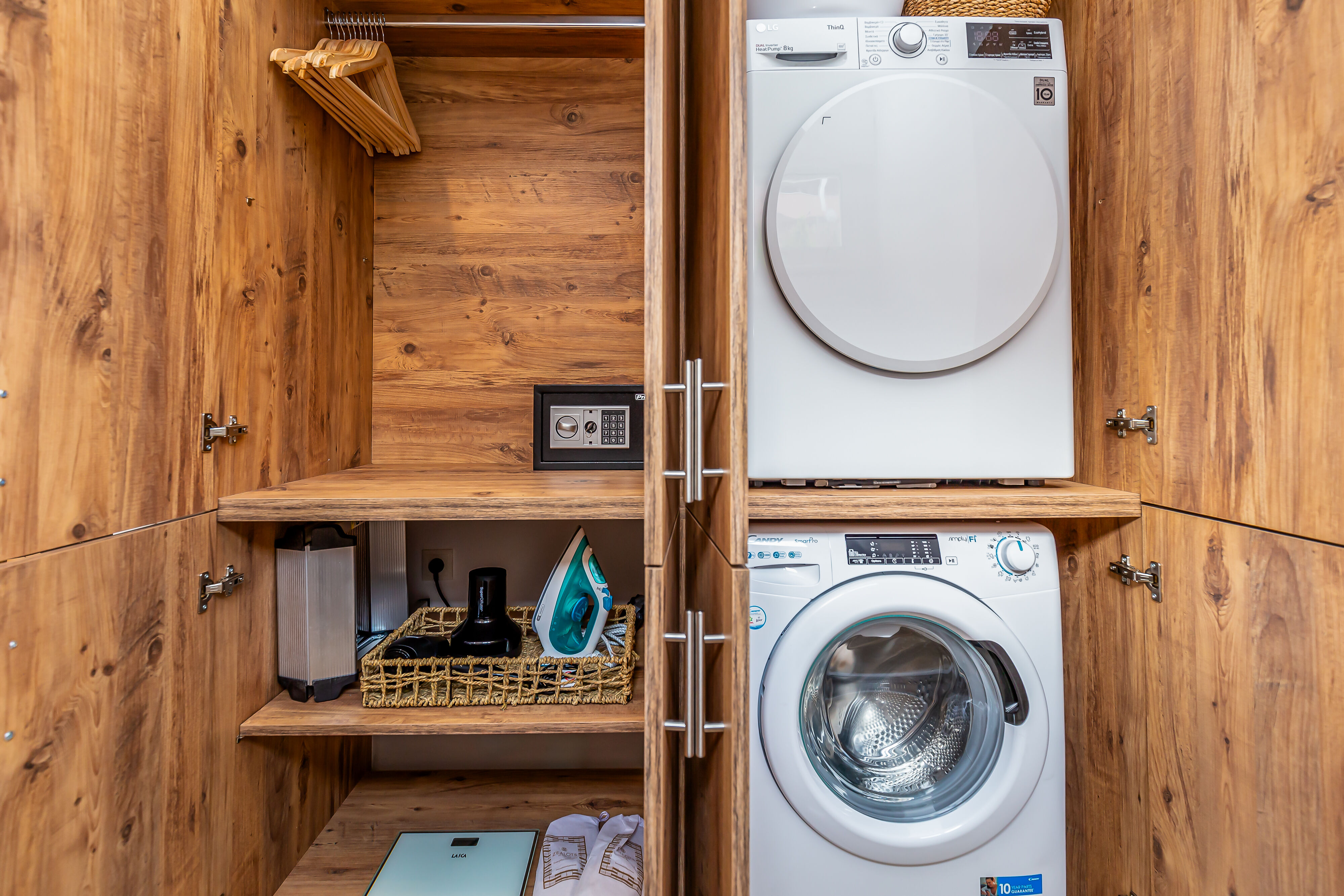 Anastasia Home – Outdoor pool | heated Jacuzzi