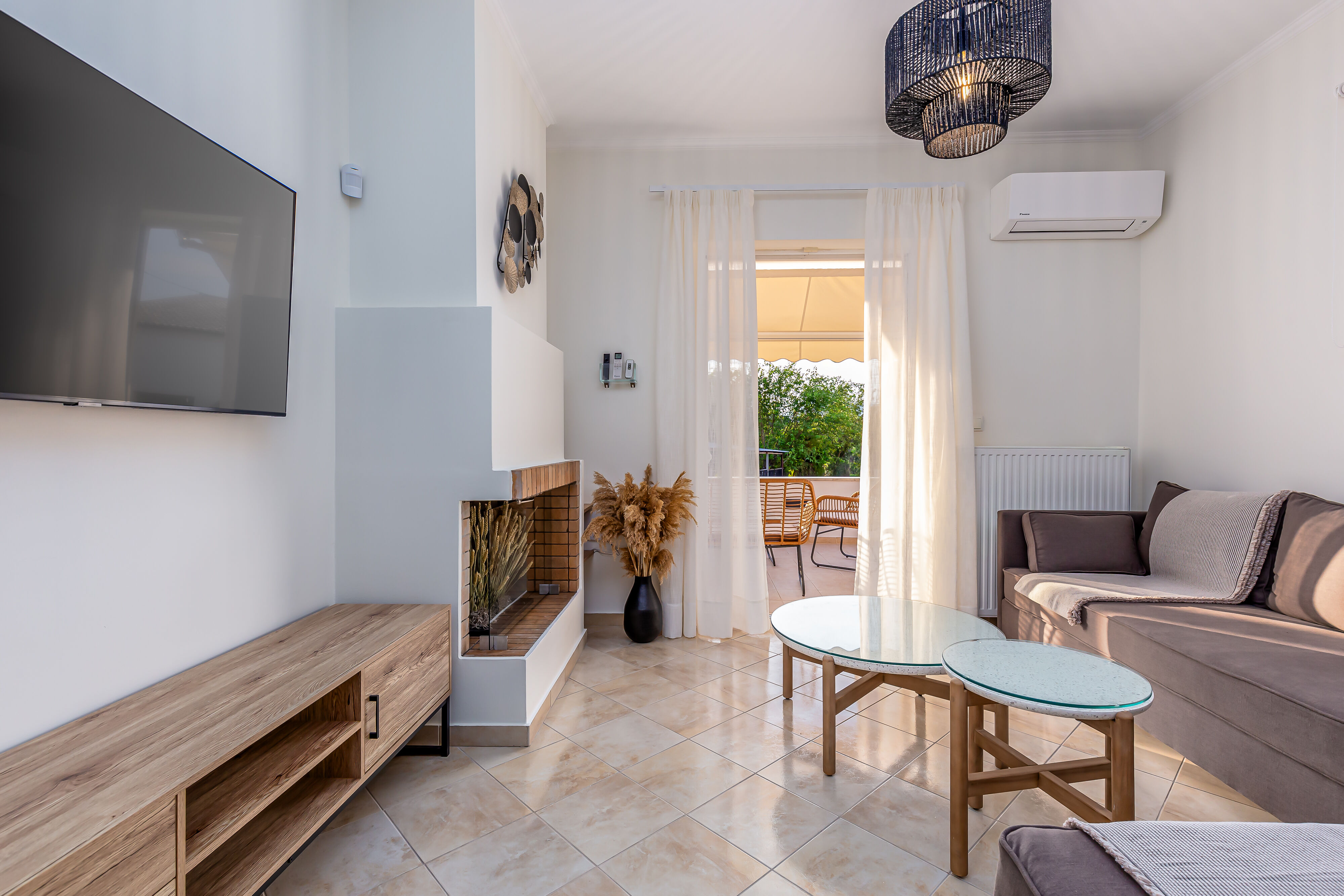 Anastasia Home – Outdoor pool | heated Jacuzzi