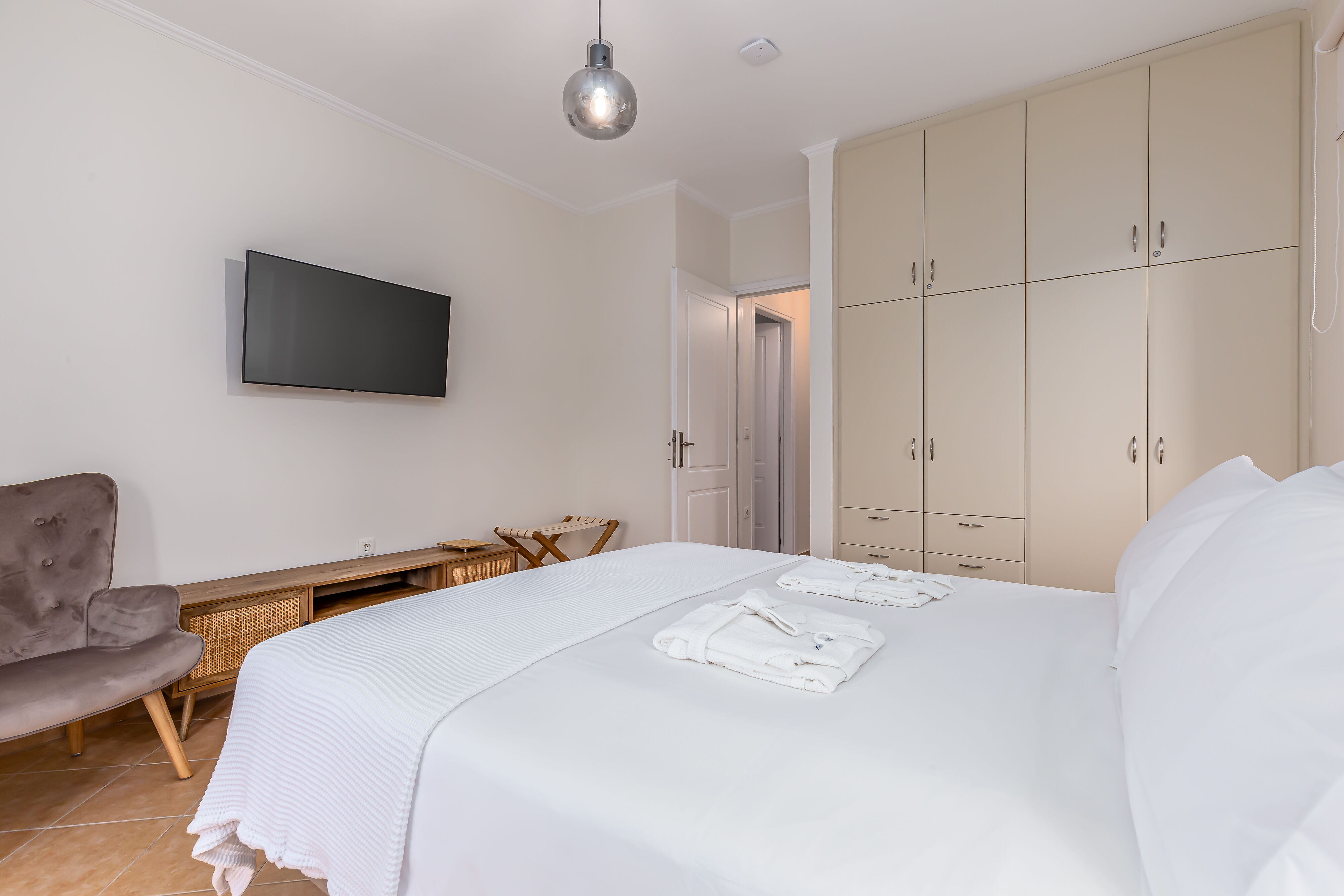 Anastasia Home – Outdoor pool | heated Jacuzzi