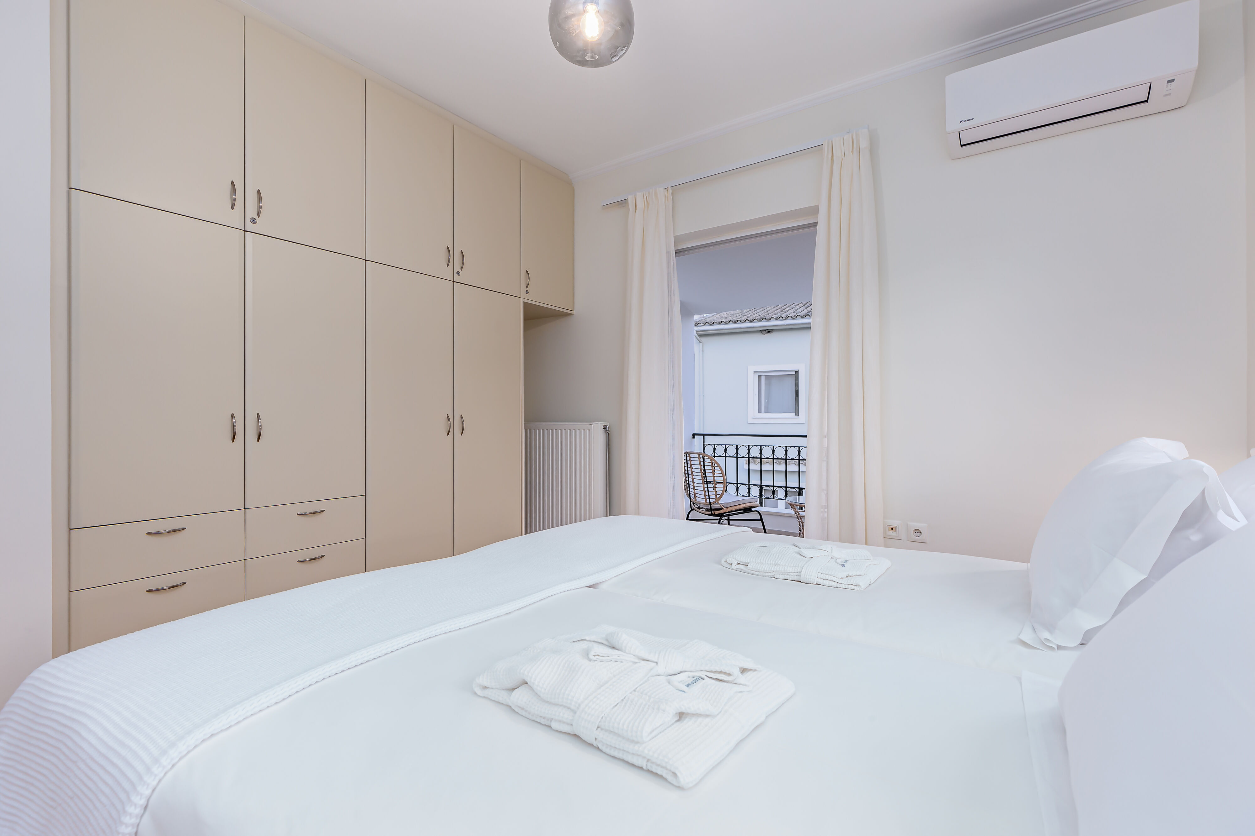 Anastasia Home – Outdoor pool | heated Jacuzzi