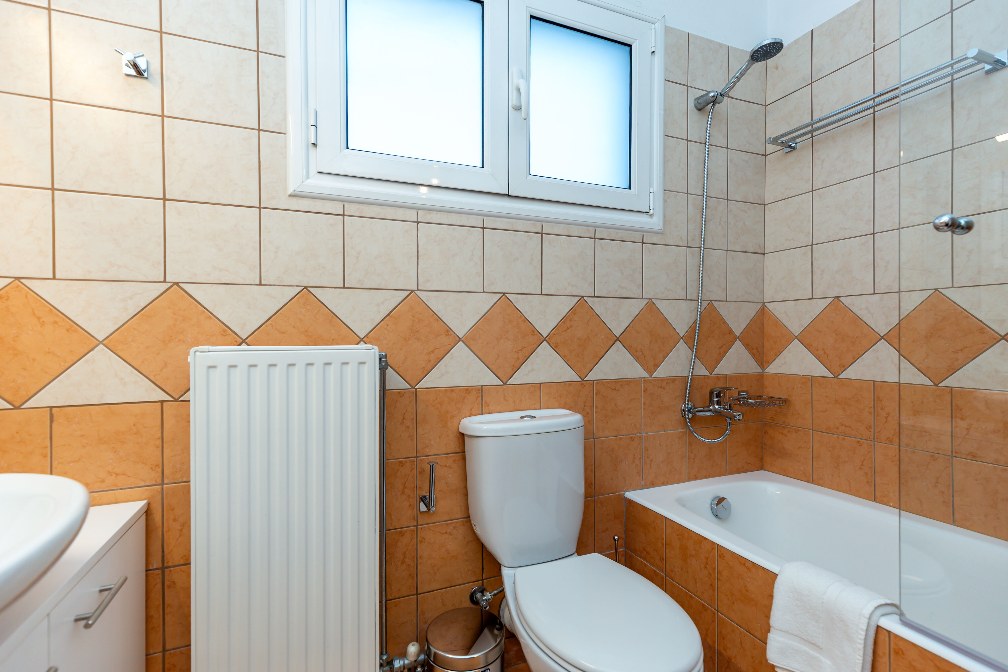 Anastasia Home – Outdoor pool | heated Jacuzzi