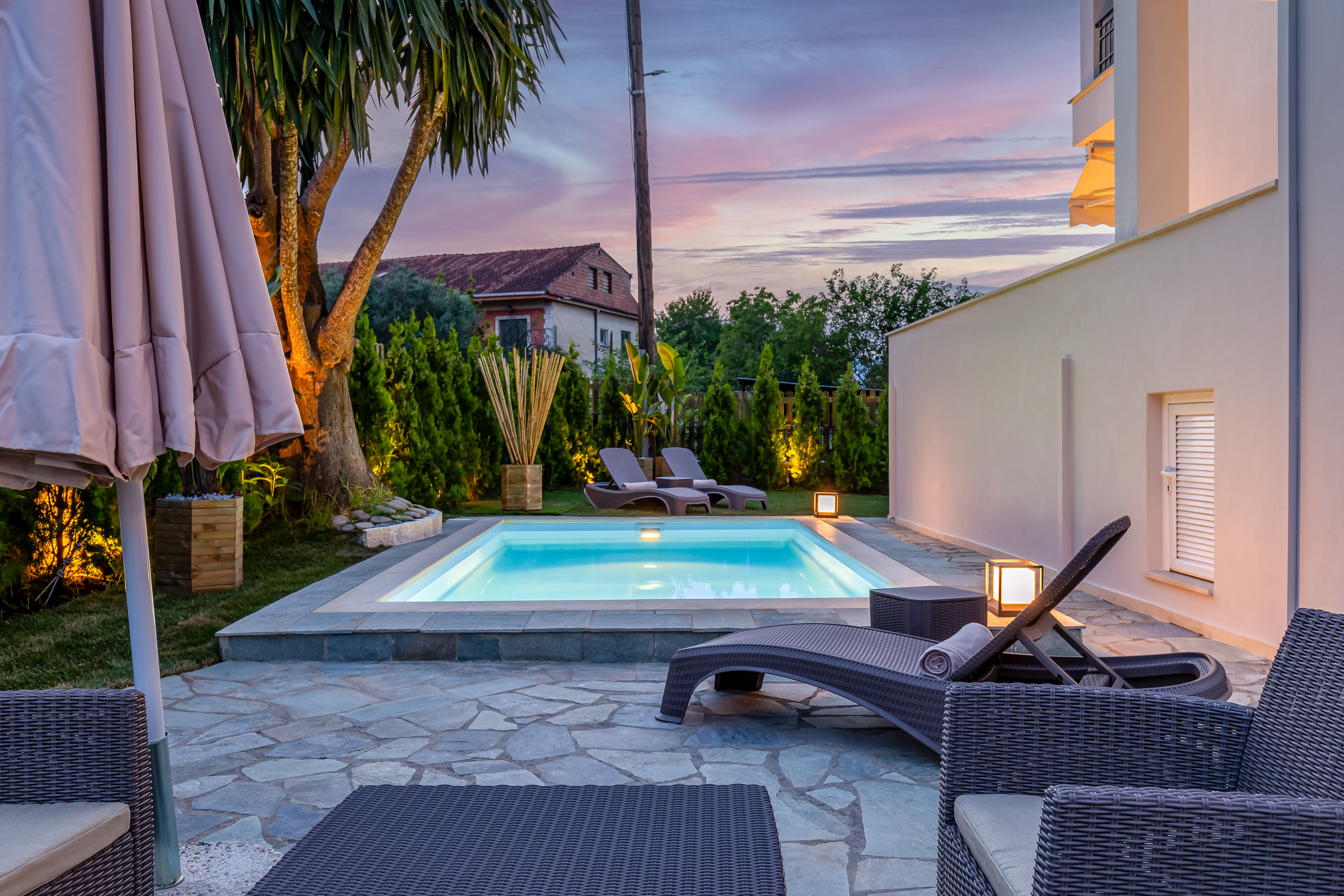 Anastasia Home – Outdoor pool | heated Jacuzzi