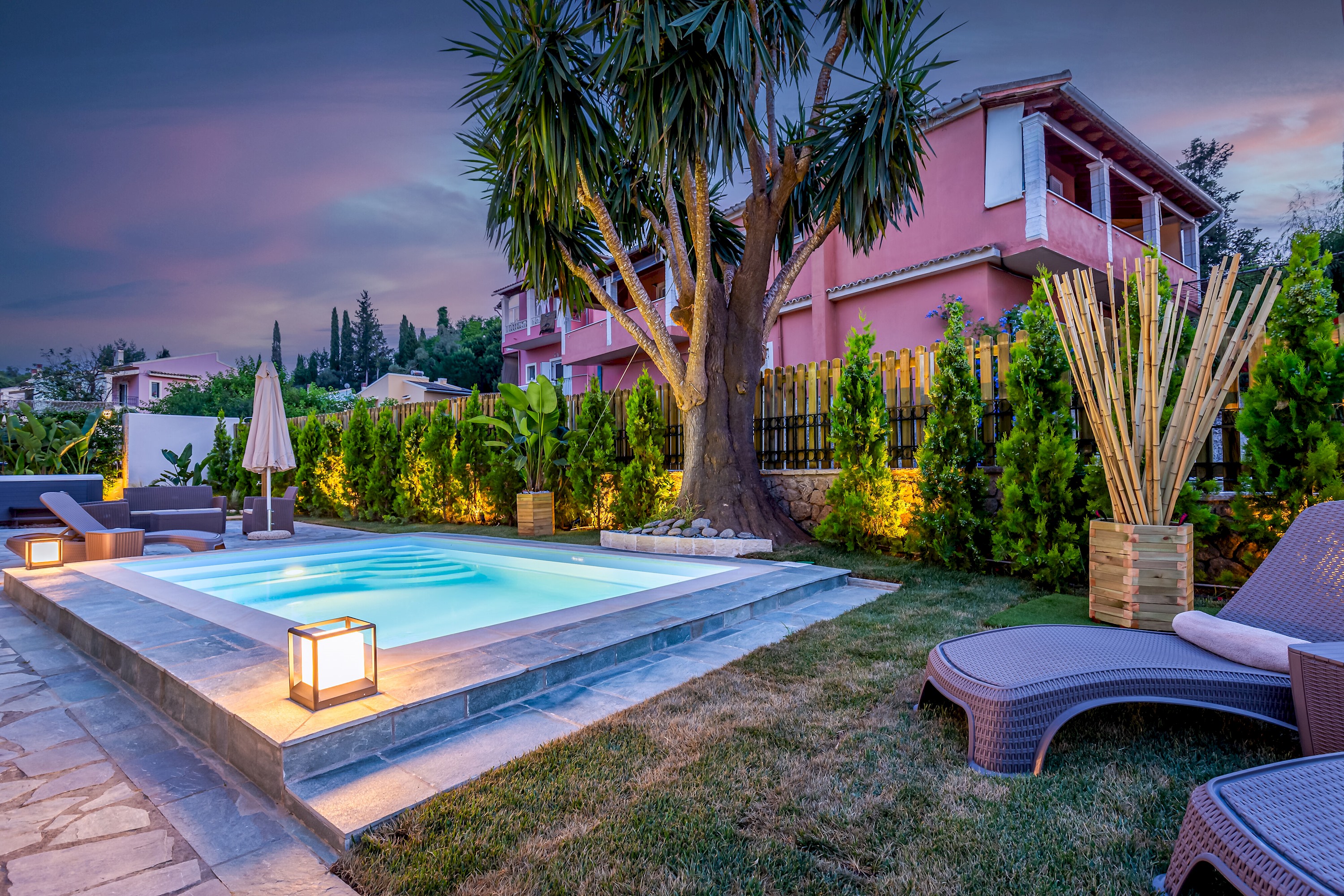 Anastasia Home – Outdoor pool | heated Jacuzzi