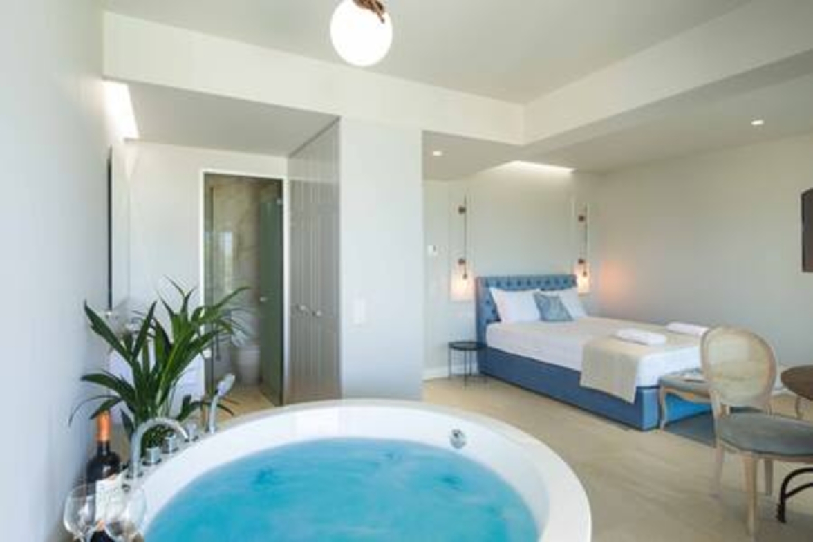 Villa Onore – Luxurious pool jacuzzi