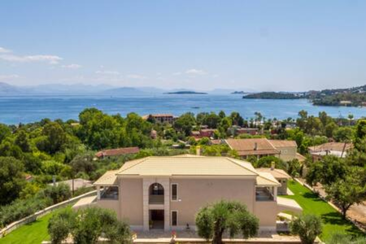 Villa Onore – Luxurious pool jacuzzi