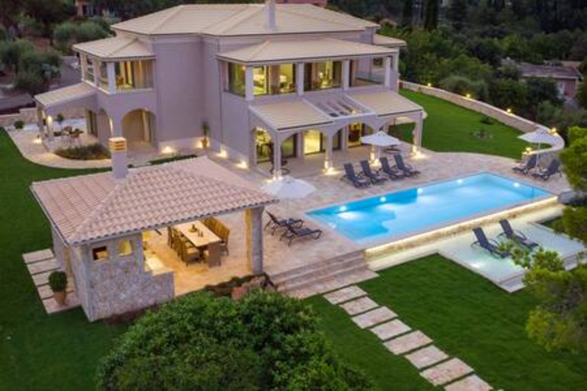Villa Onore – Luxurious pool jacuzzi