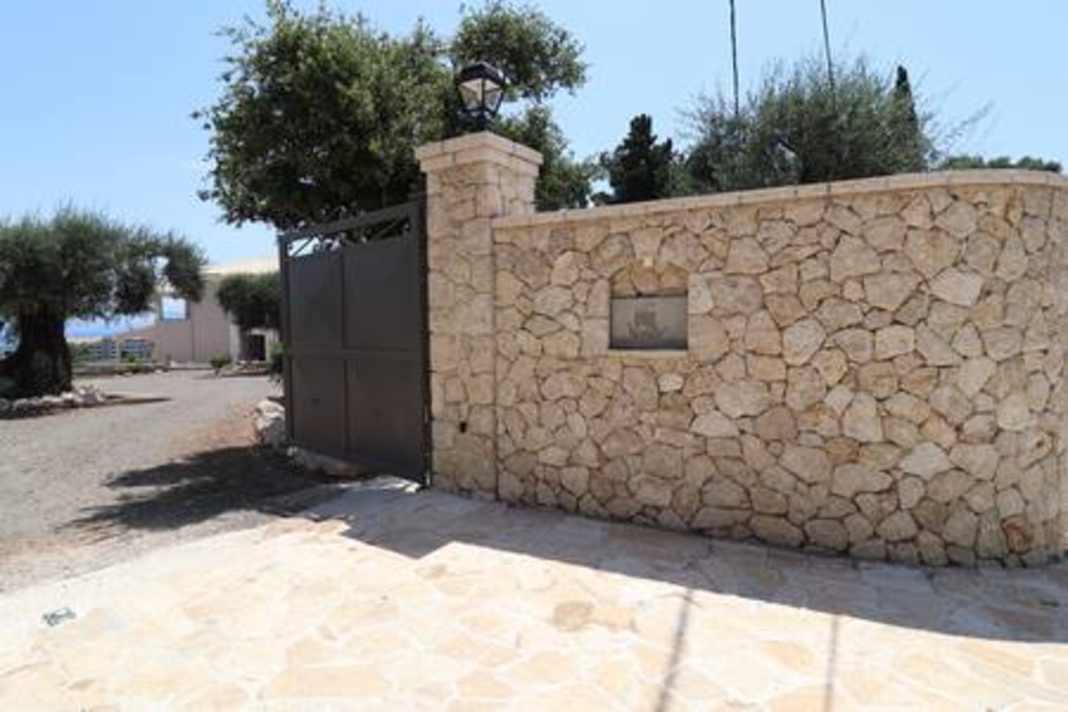 Villa Onore – Luxurious pool jacuzzi
