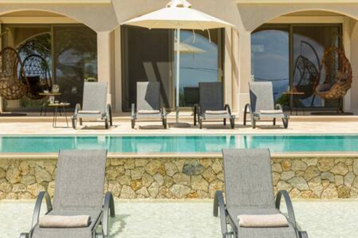 Villa Onore – Luxurious pool jacuzzi