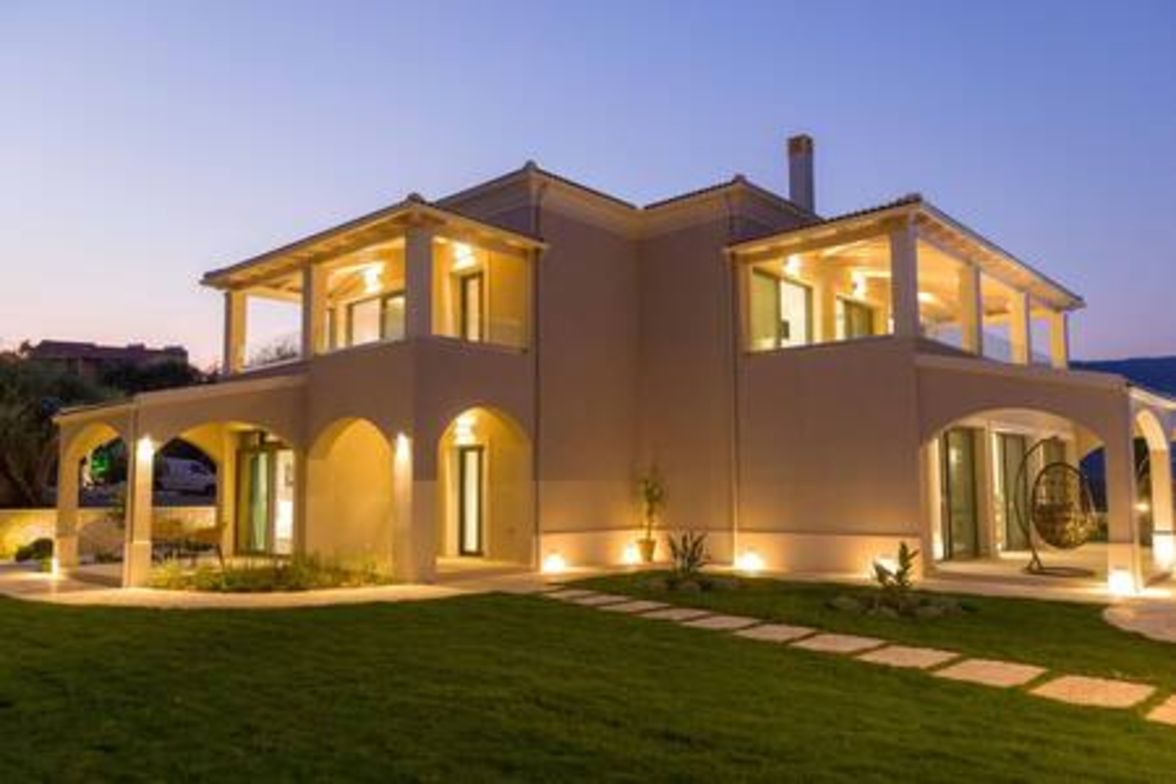 Villa Onore – Luxurious pool jacuzzi