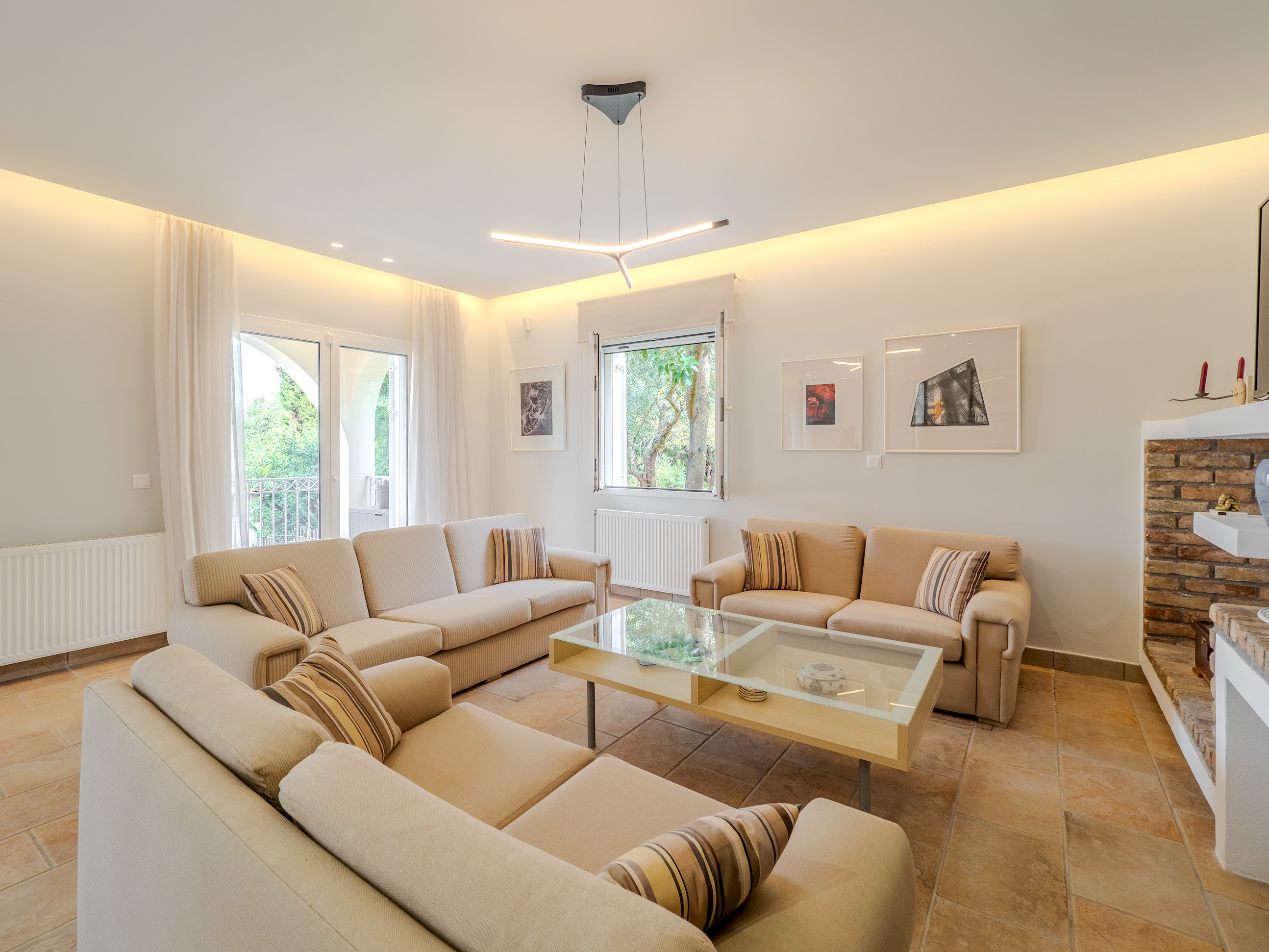 Tilia Tree Luxury apartment | Vast Pool and BBQ