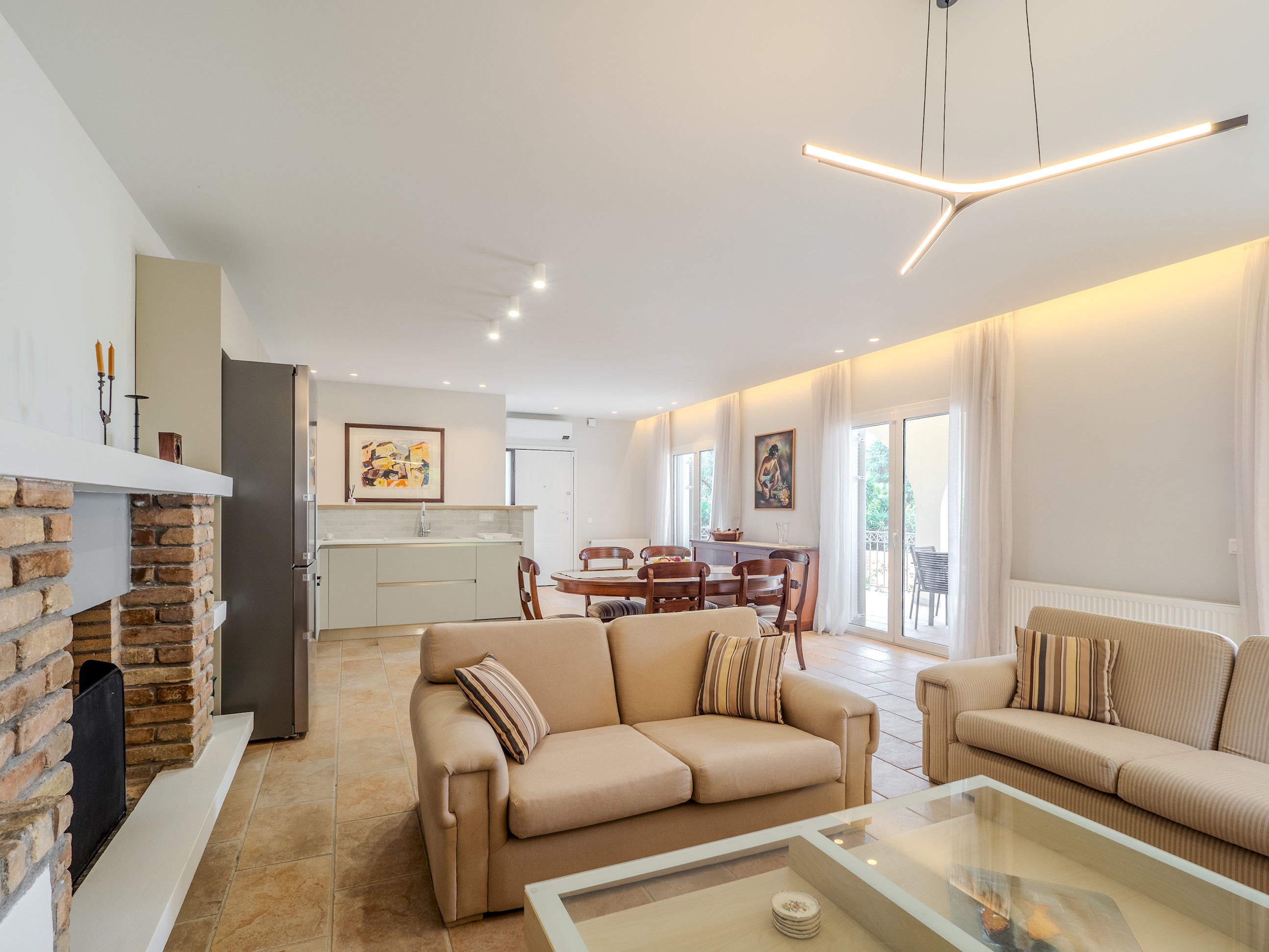 Tilia Tree Luxury apartment | Vast Pool and BBQ