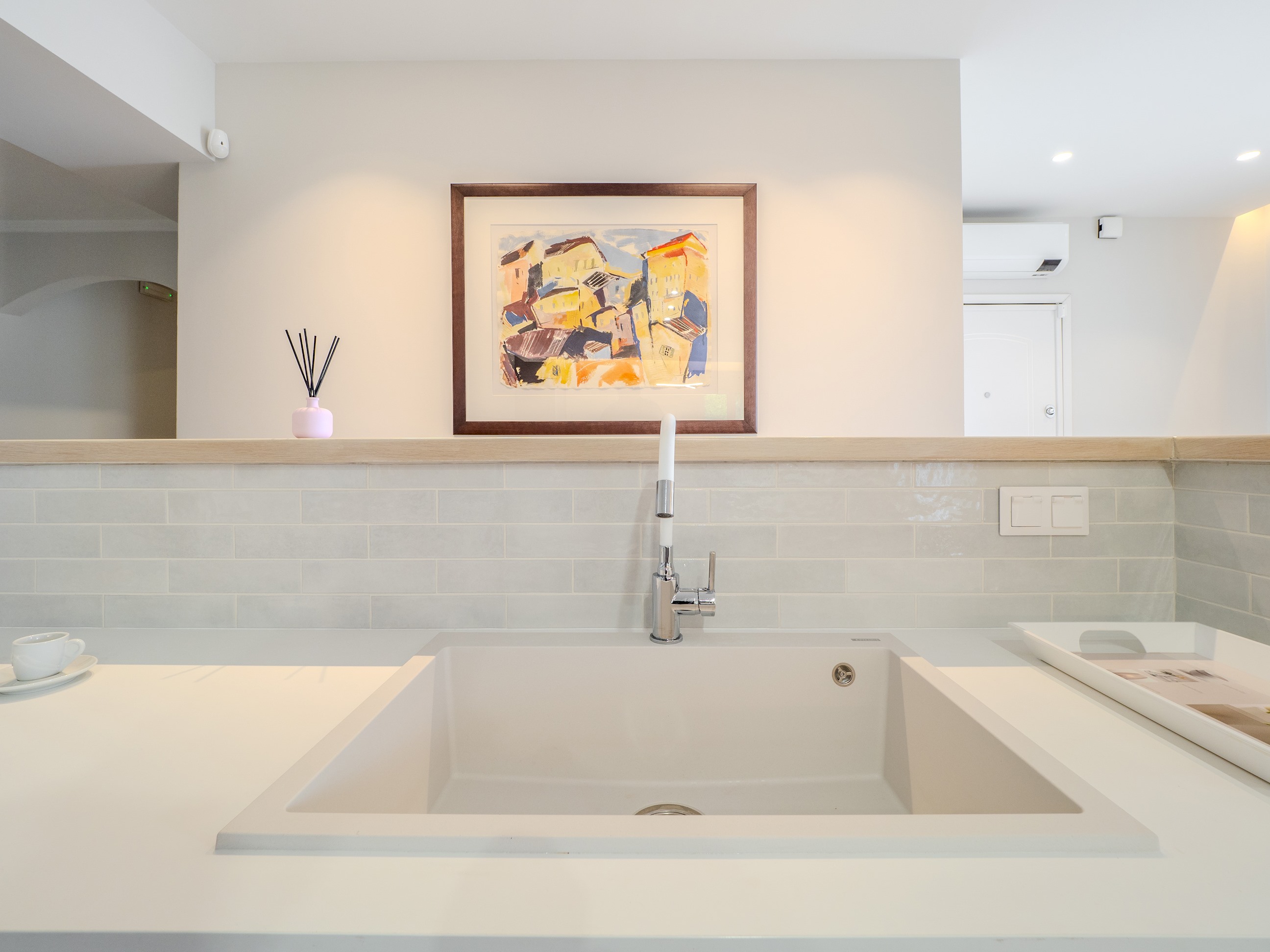 Tilia Tree Luxury apartment | Vast Pool and BBQ