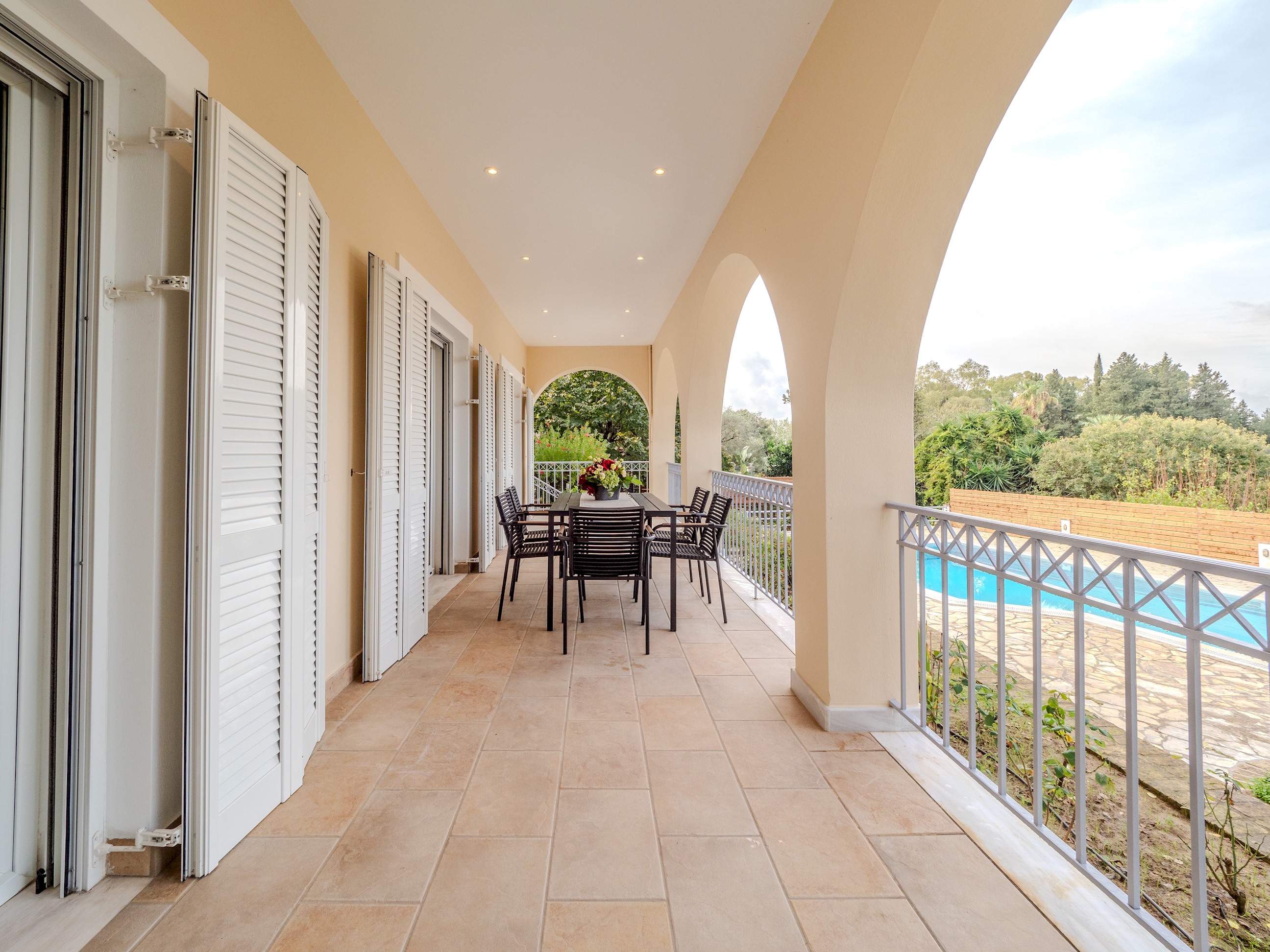 Tilia Tree Luxury apartment | Vast Pool and BBQ