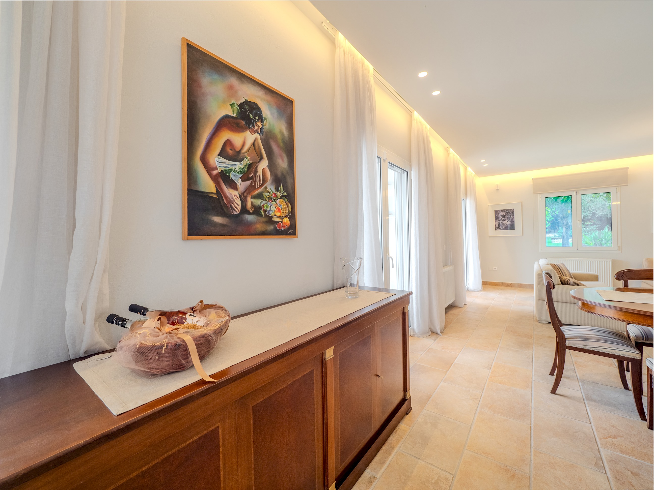 Tilia Tree Luxury apartment | Vast Pool and BBQ