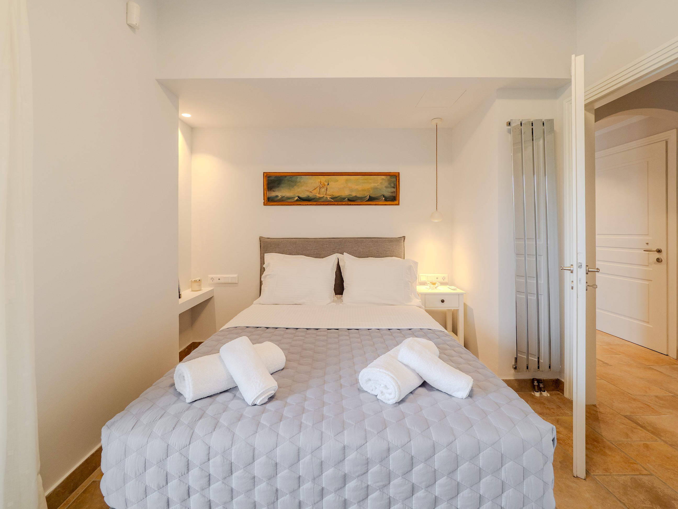 Tilia Tree Luxury apartment | Vast Pool and BBQ