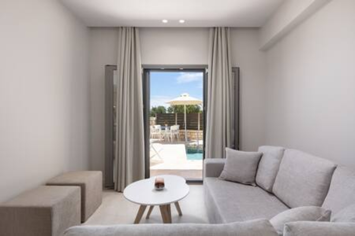 Onore Sunset Suite & pool | Dasia