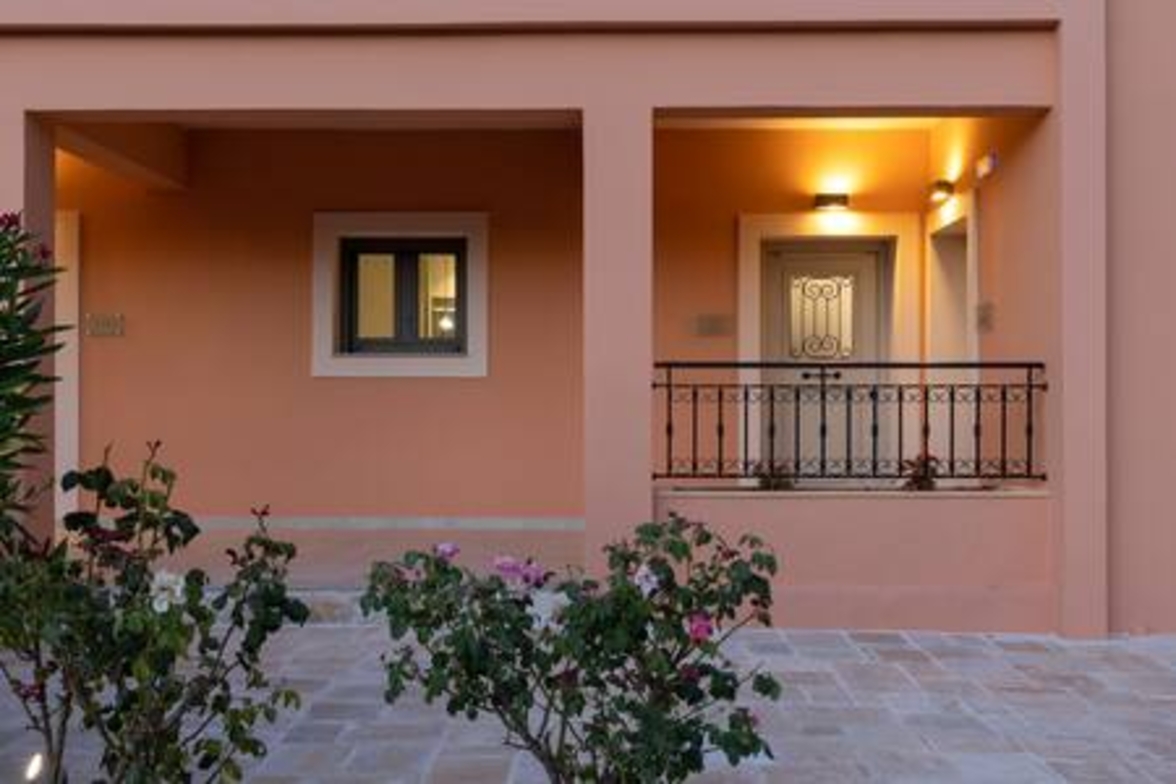Onore Sunset Suite & pool | Dasia