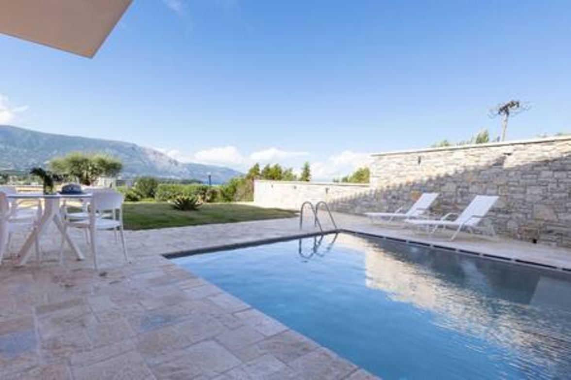 Onore Lake Suite & pool | Dasia