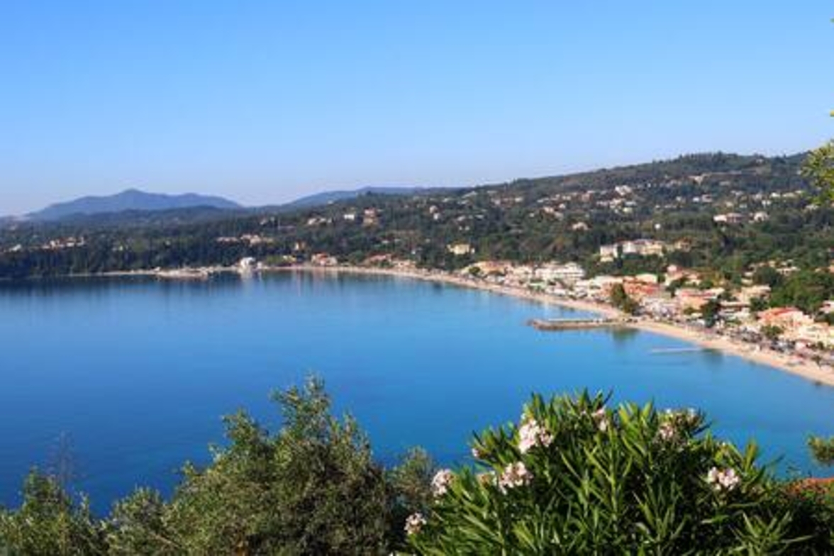 Onore Lake Suite & pool | Dasia