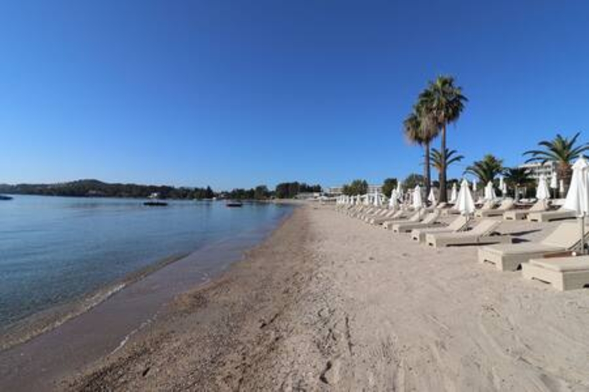 Onore Lake Suite & pool | Dasia