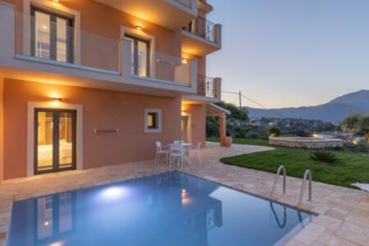 Onore Lake Suite & pool | Dasia