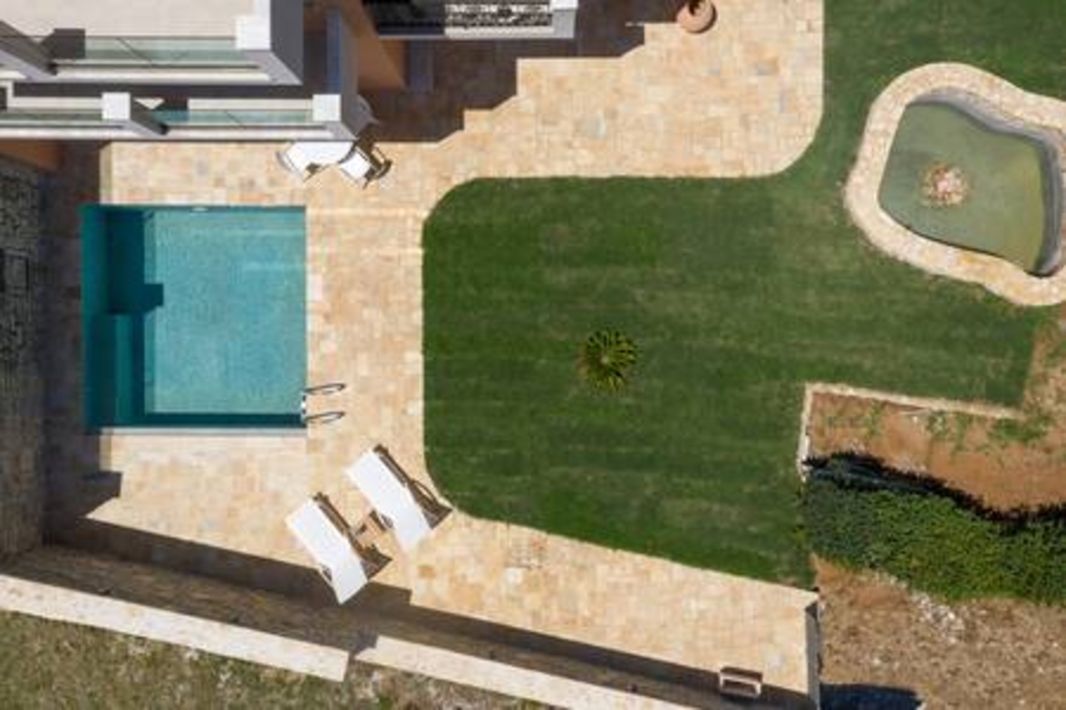 Onore Lake Suite & pool | Dasia