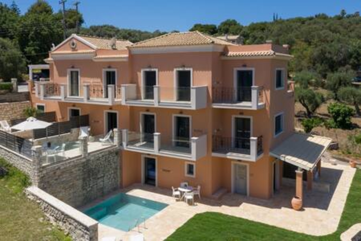Onore Lake Suite & pool | Dasia