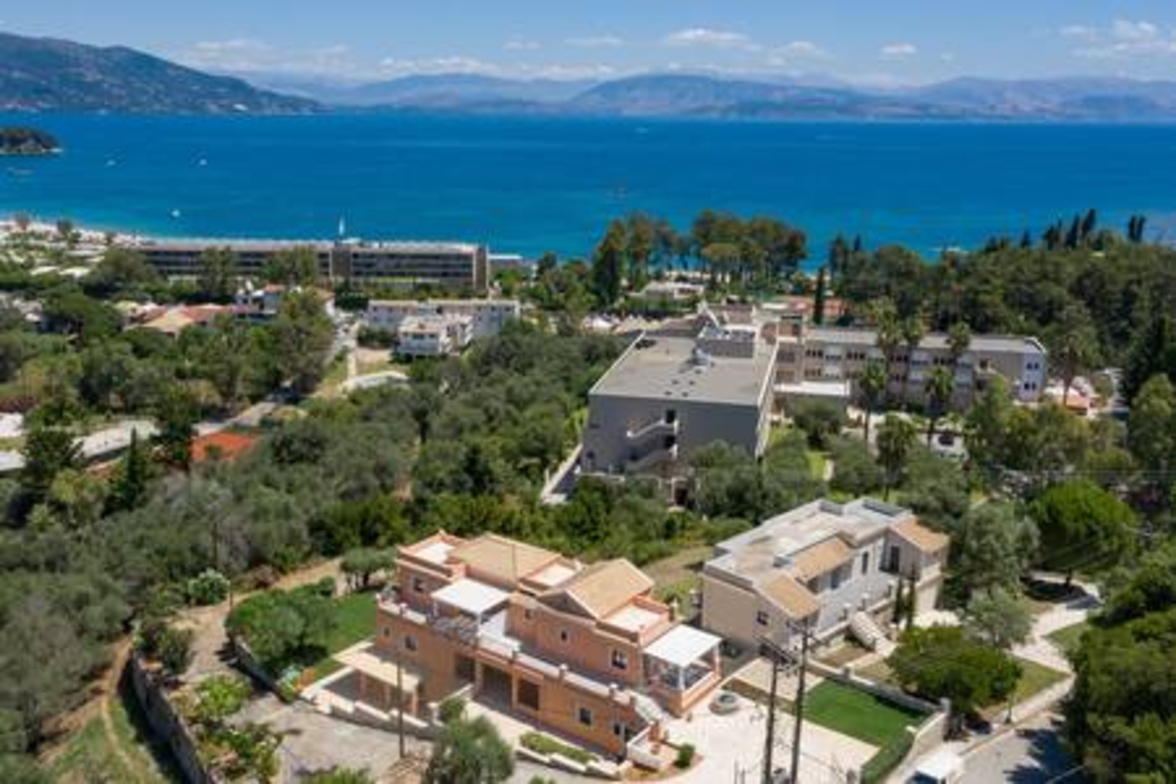 Onore Lake Suite & pool | Dasia