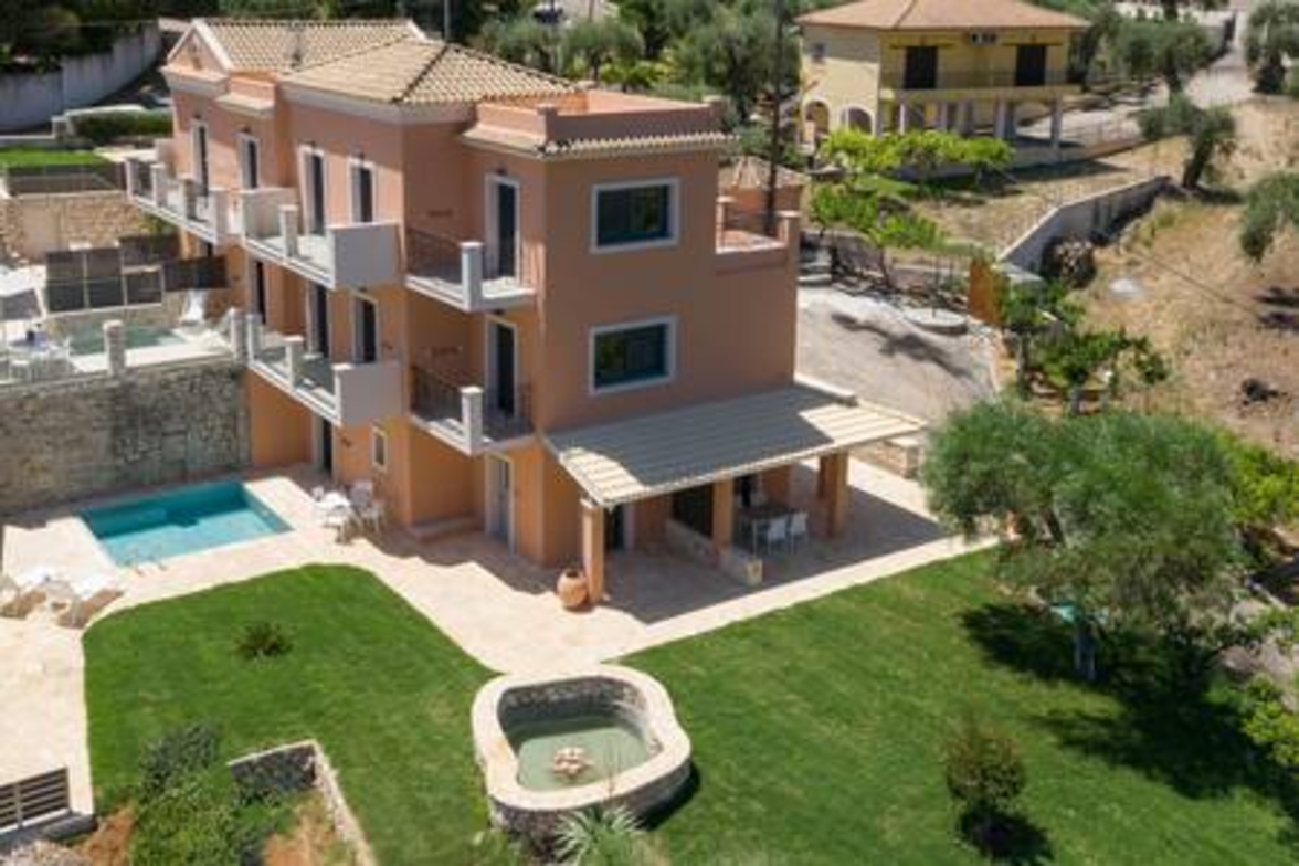 Onore Lake Suite & pool | Dasia