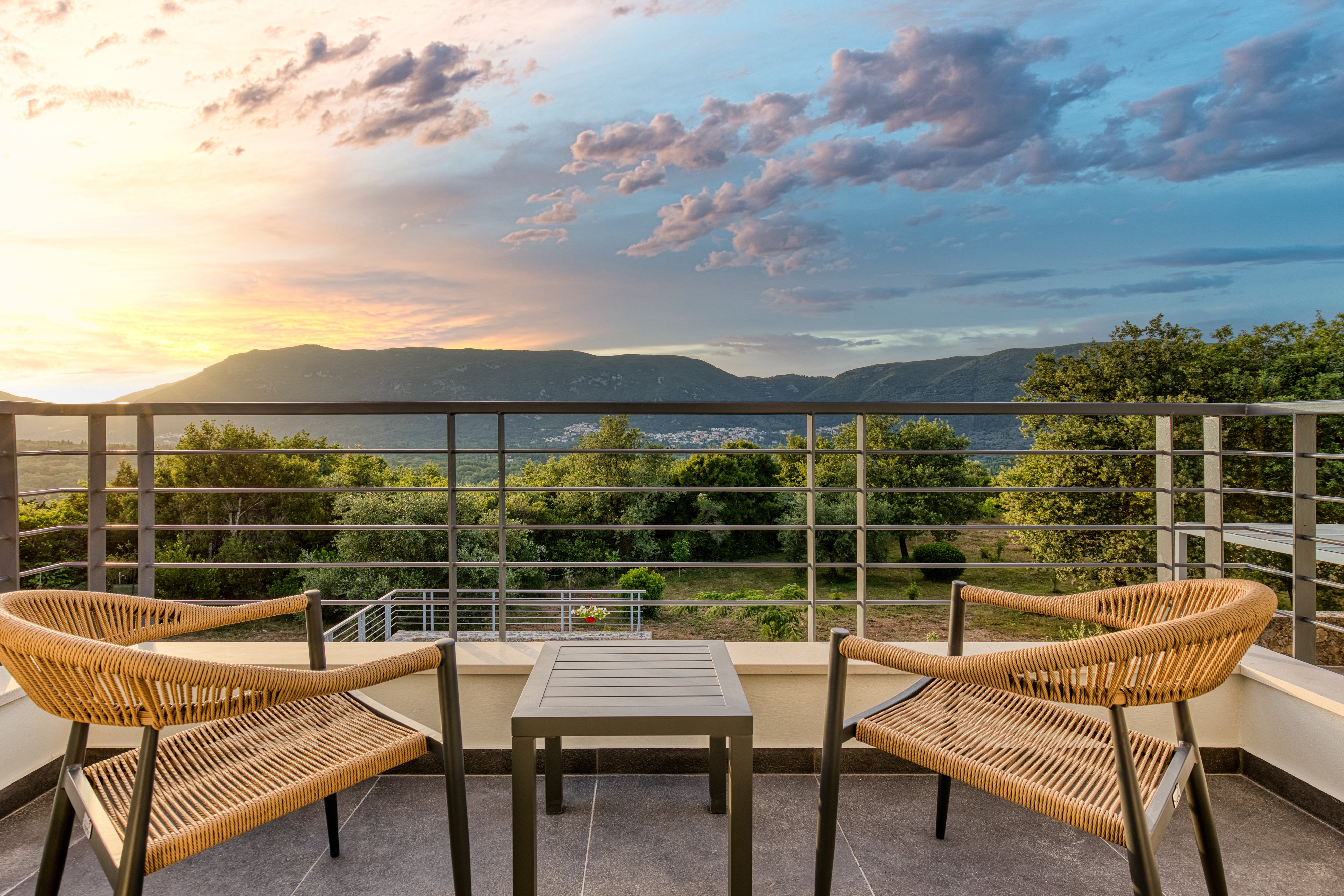 Villa Sunset Bliss| private pool – country views