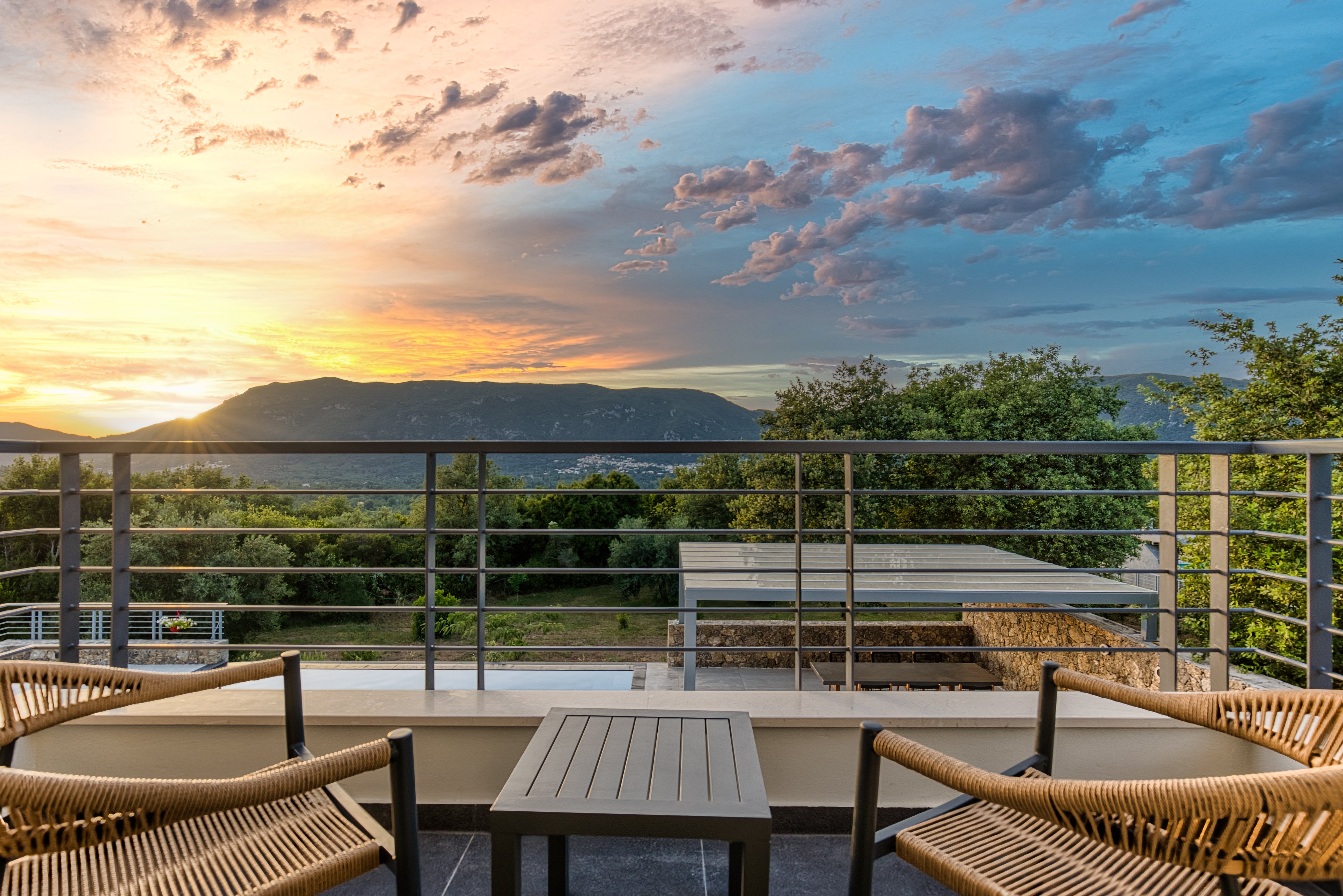 Villa Sunset Bliss| private pool – country views