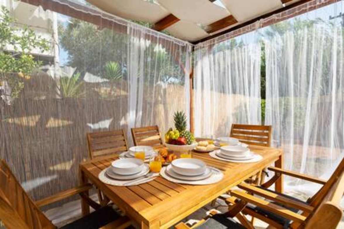 Maximos House