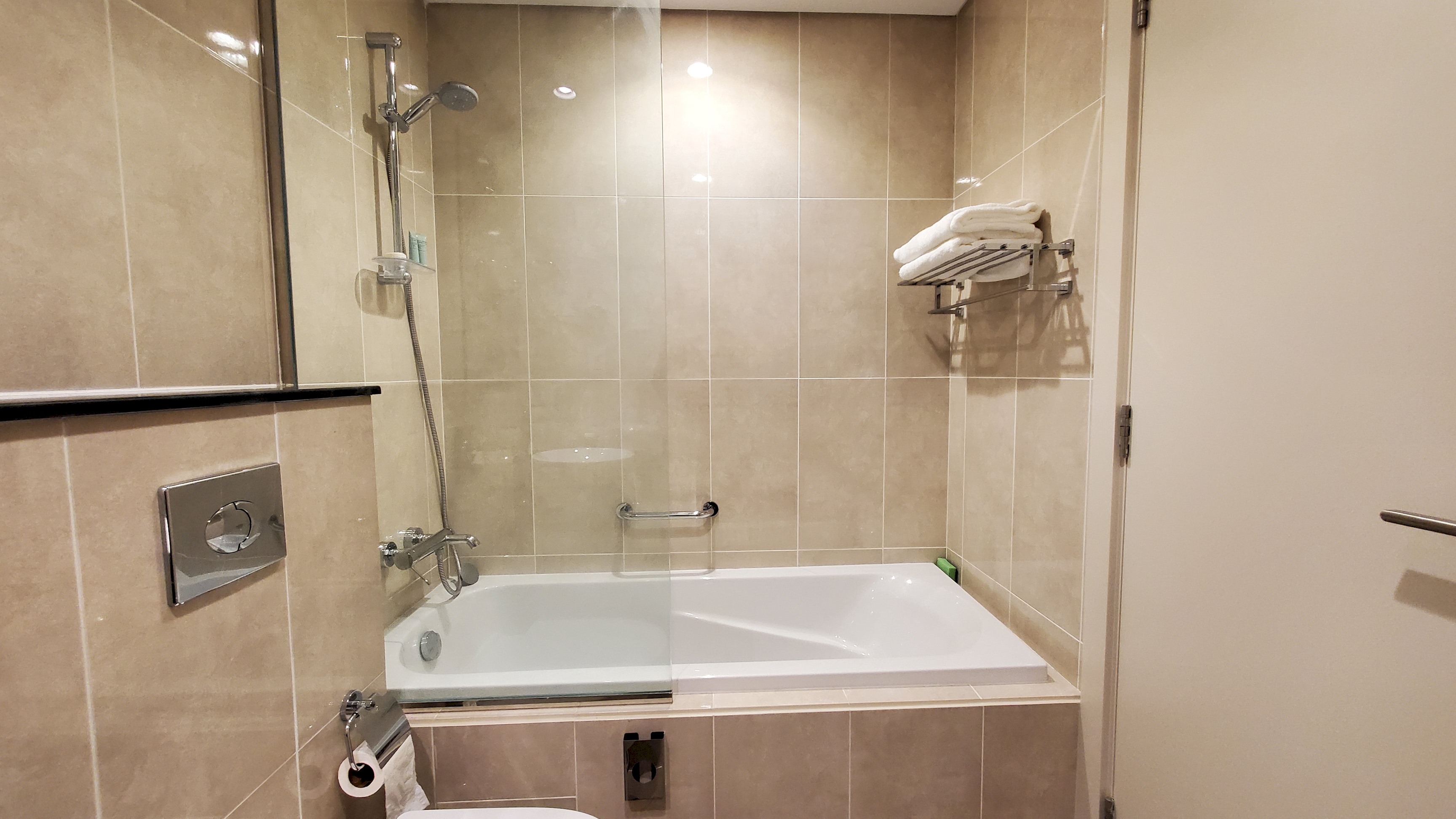 Artesia – 603B · Peaceful Studio Apartment