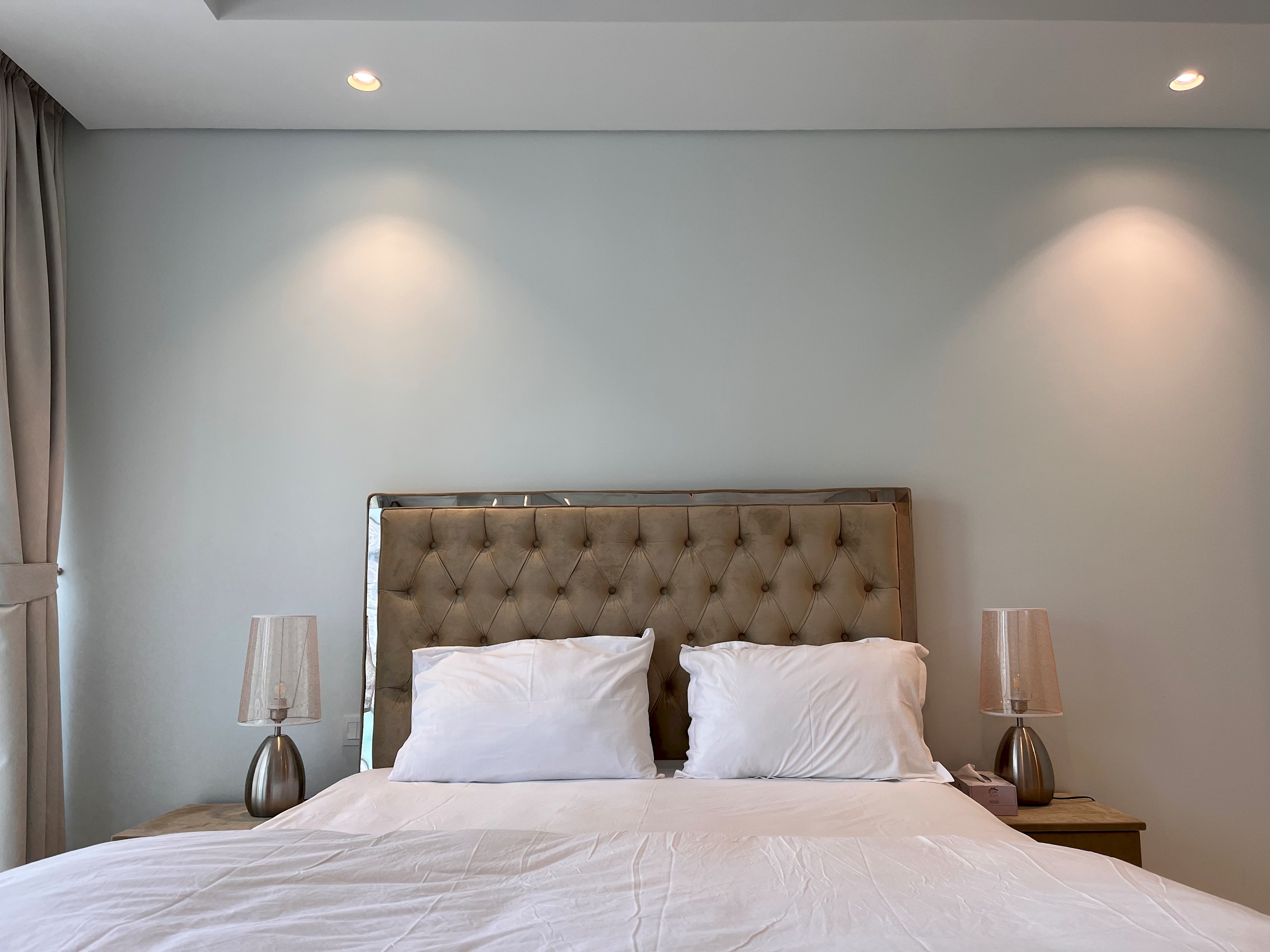 Elegant 2 BHK| Paramount Tower | City View