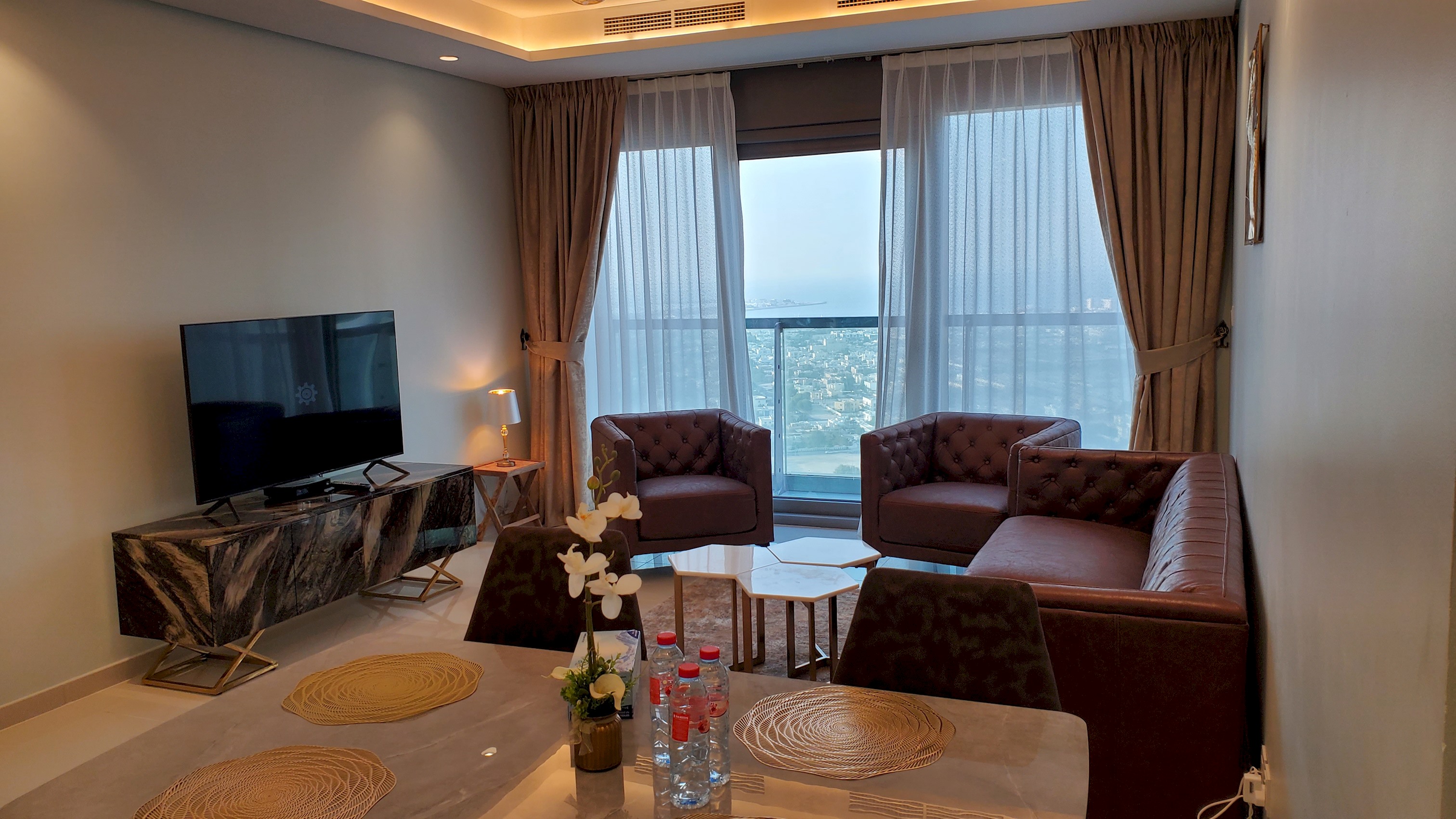 Modern 3 BR with Full Burj Khalifa and Sea View