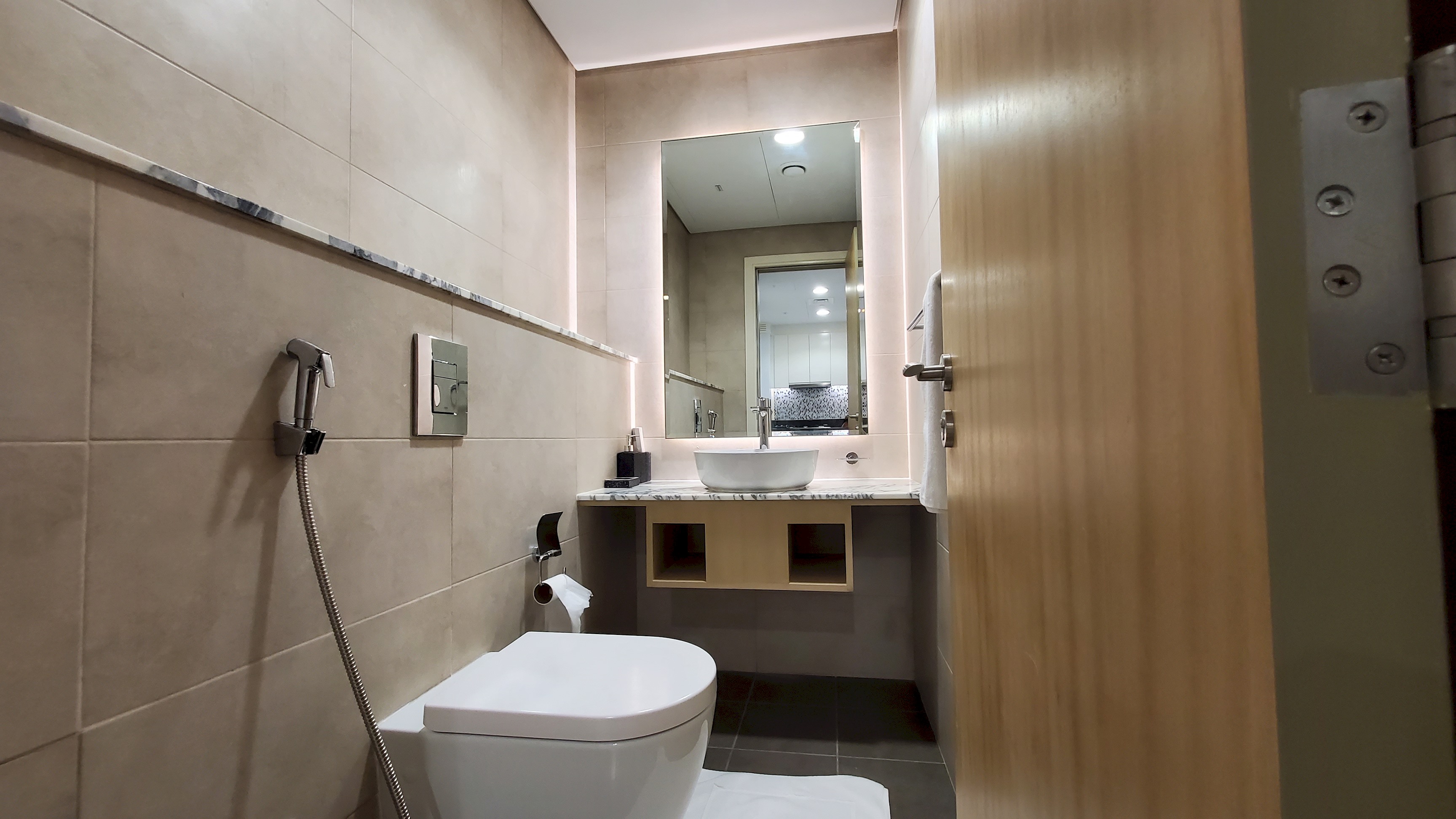 Modern 3 BR with Full Burj Khalifa and Sea View