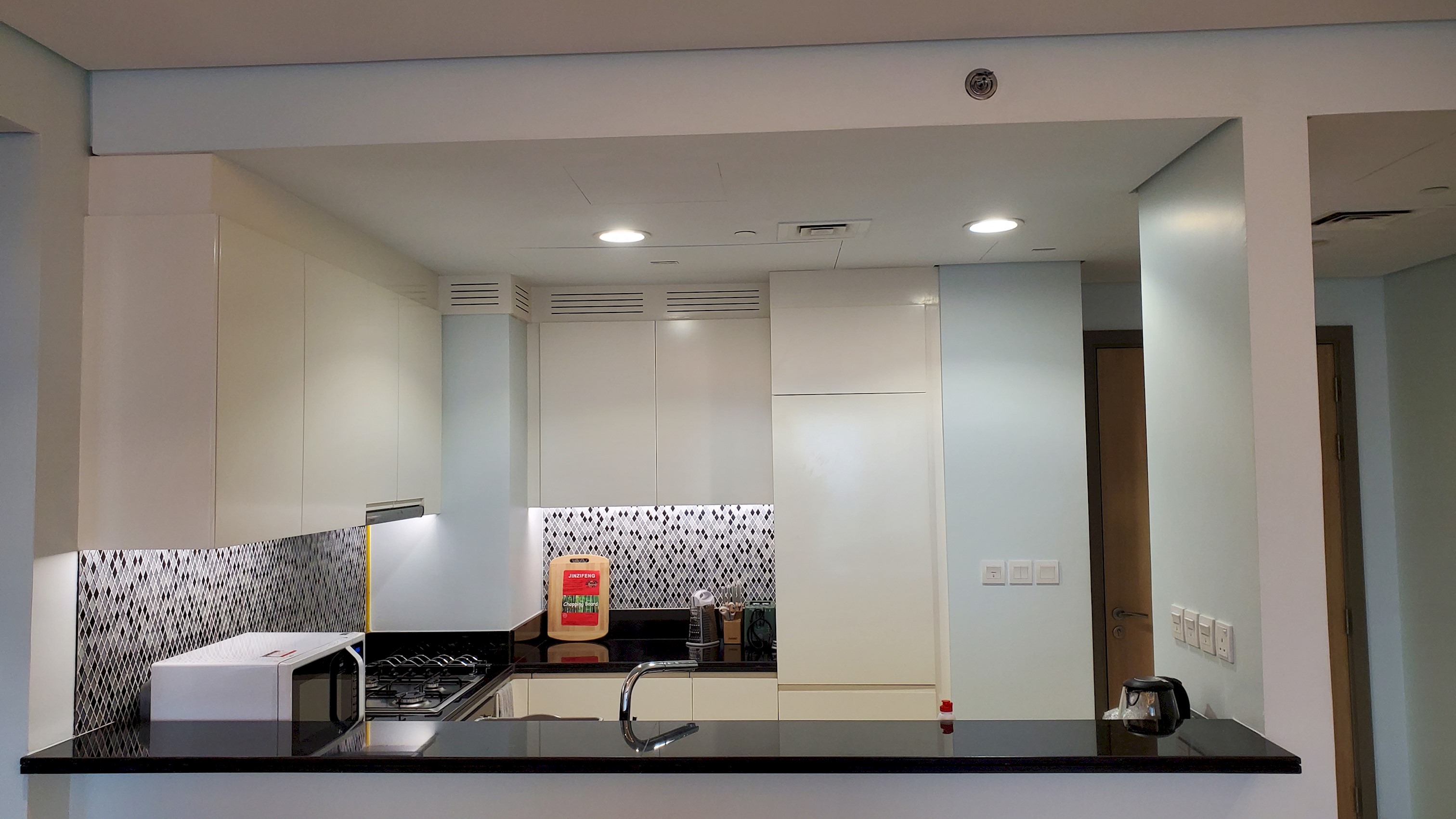 Modern 3 BR with Full Burj Khalifa and Sea View