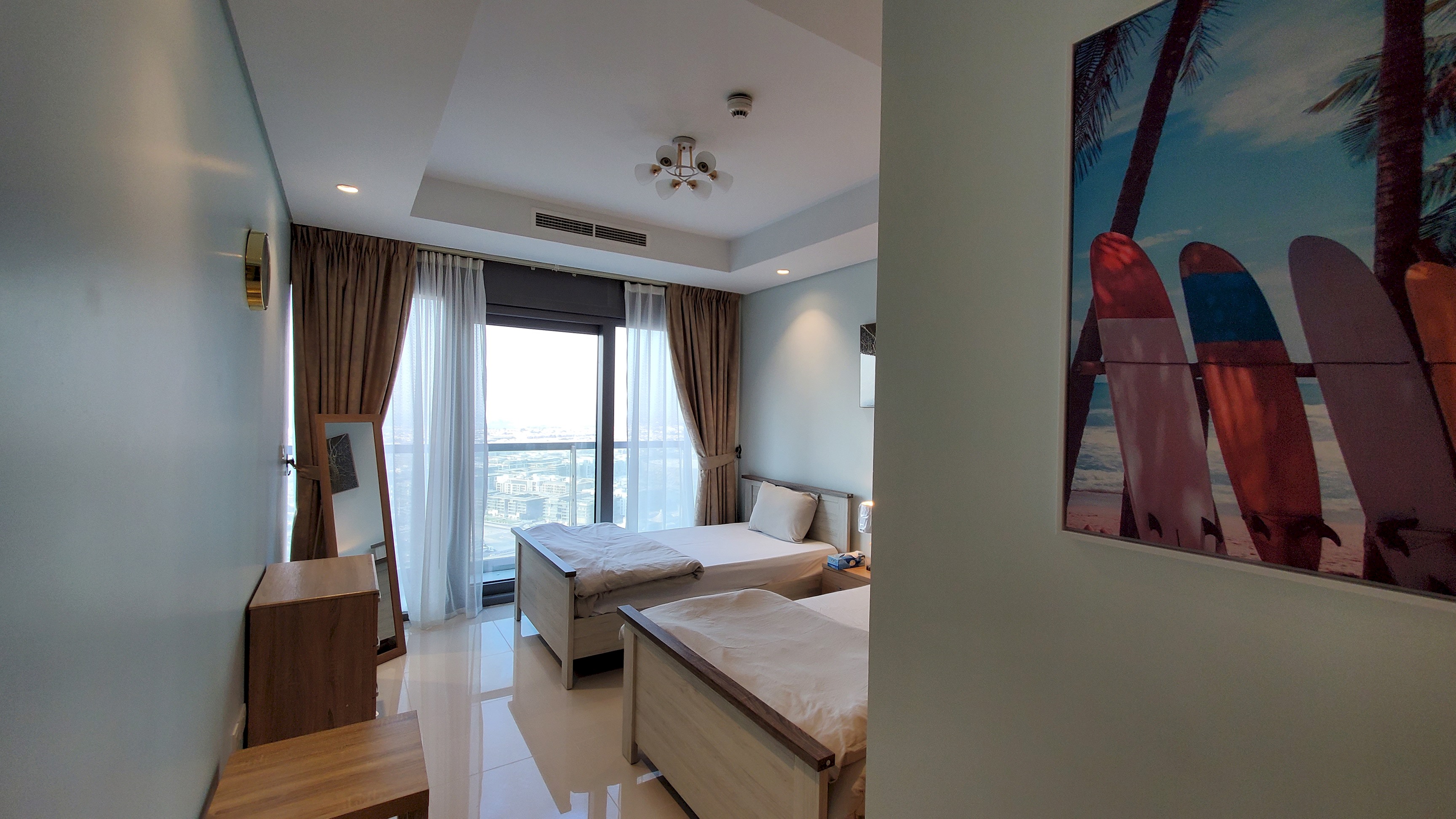 Modern 3 BR with Full Burj Khalifa and Sea View