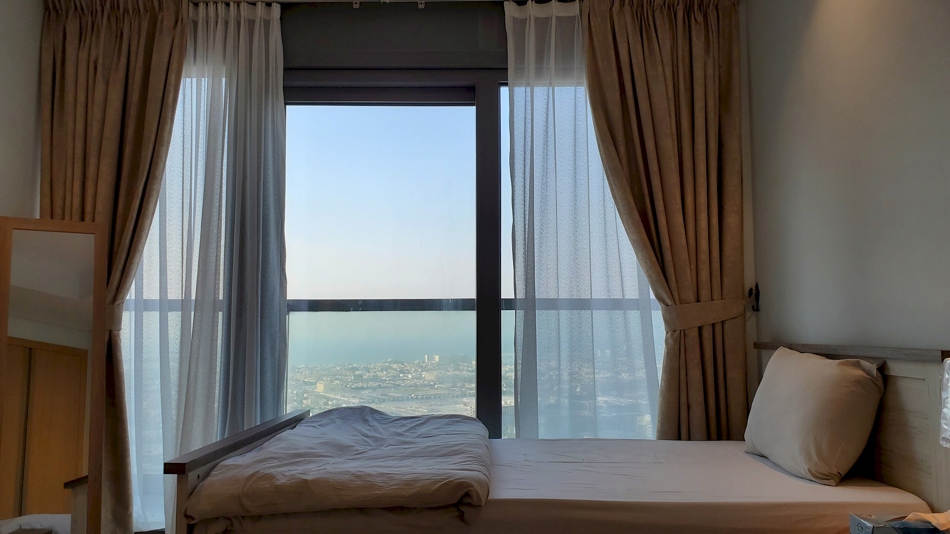 Modern 3 BR with Full Burj Khalifa and Sea View