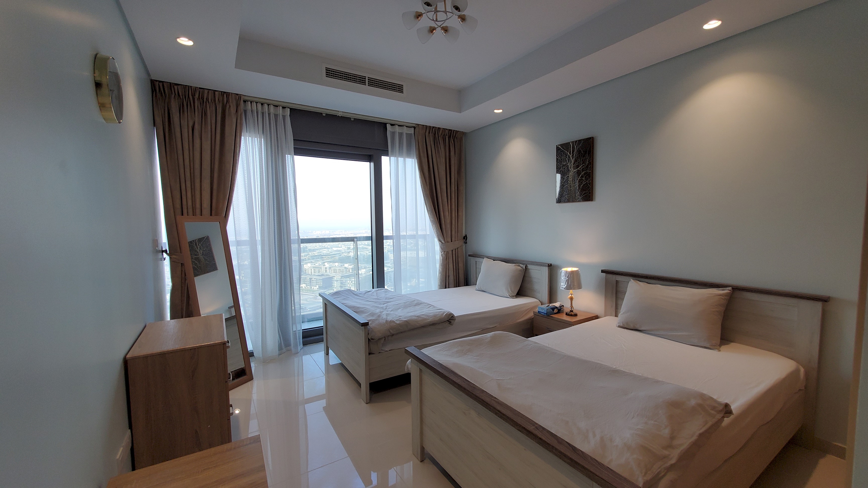 Modern 3 BR with Full Burj Khalifa and Sea View