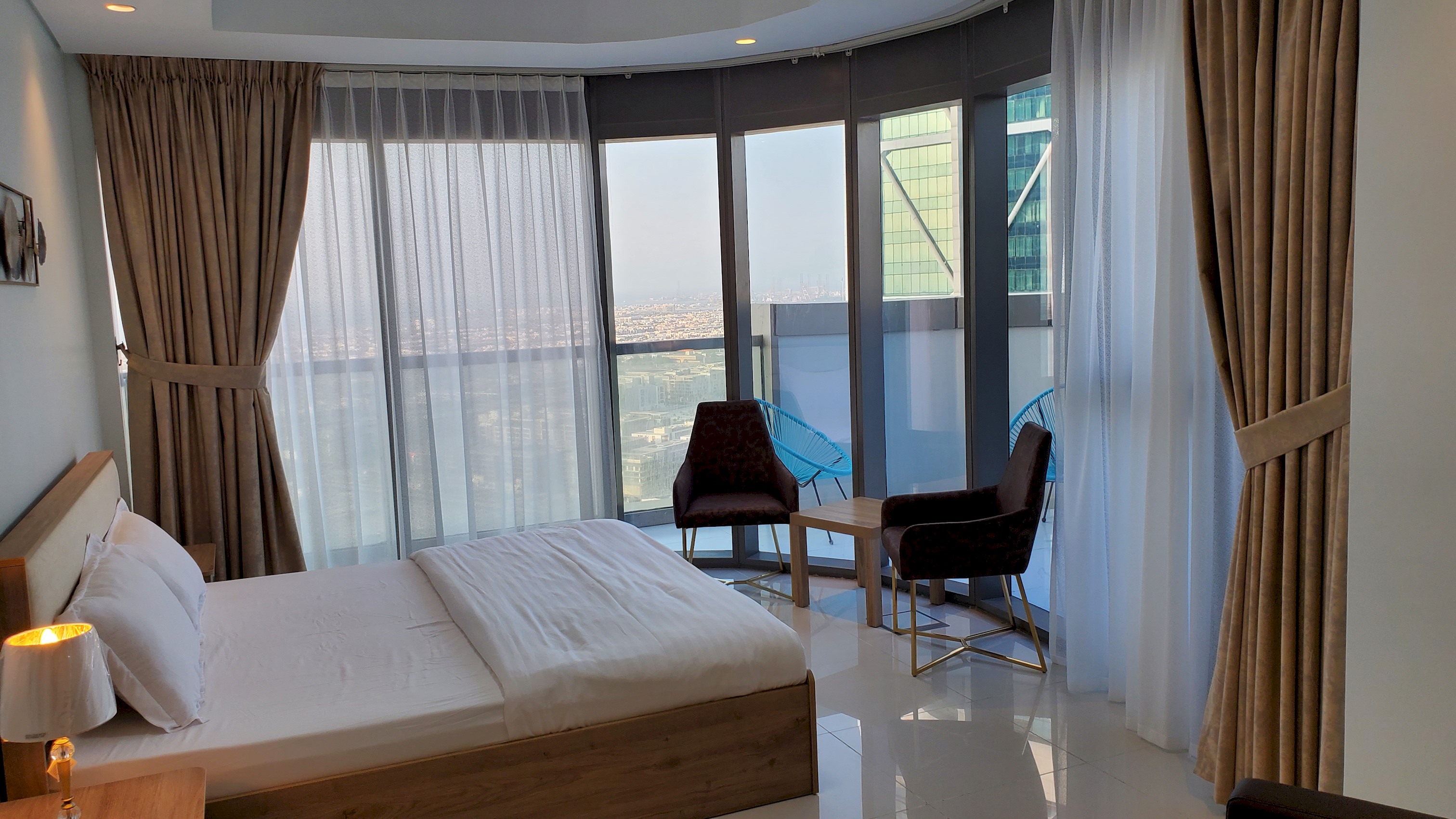 Modern 3 BR with Full Burj Khalifa and Sea View