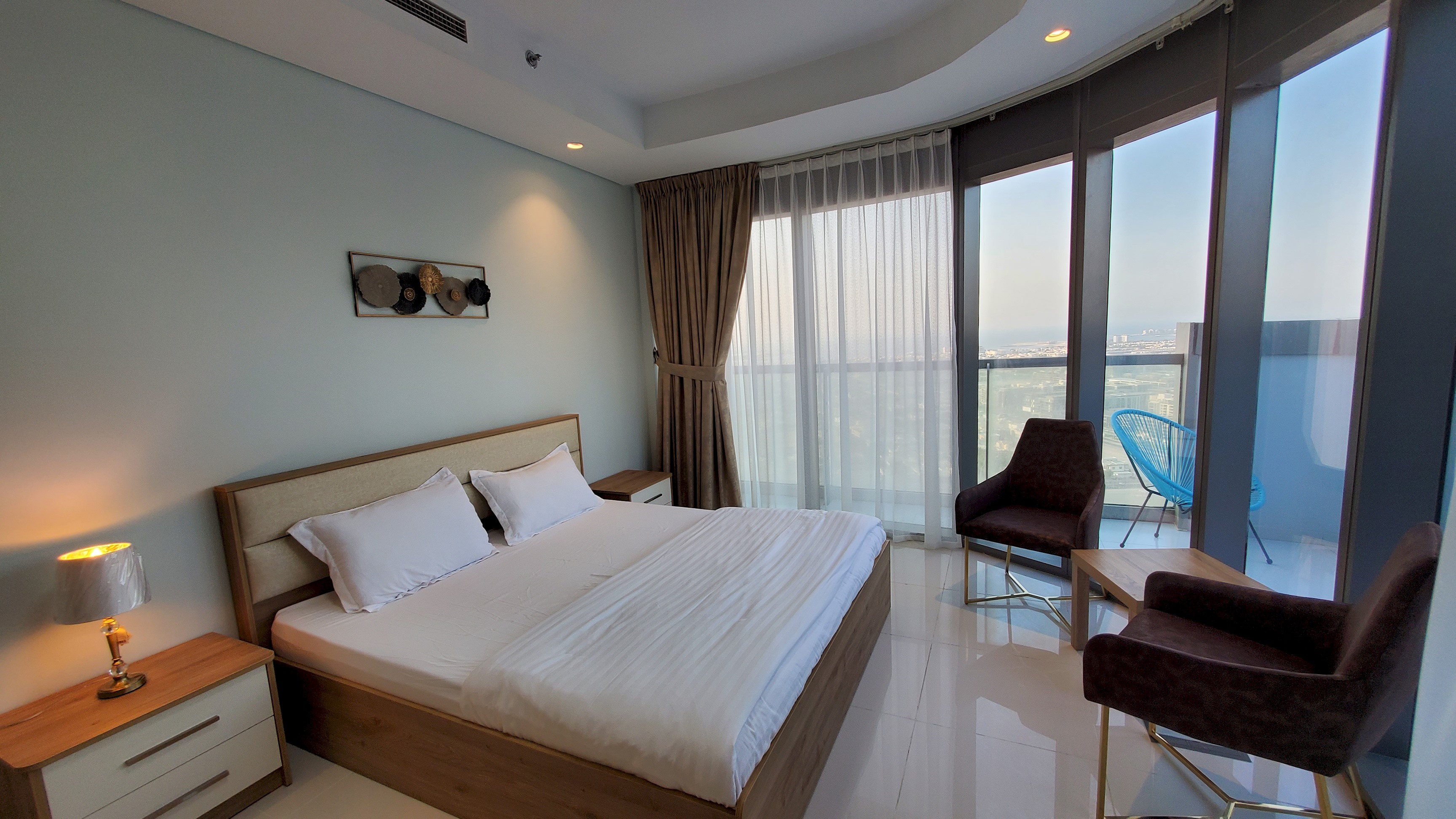 Modern 3 BR with Full Burj Khalifa and Sea View