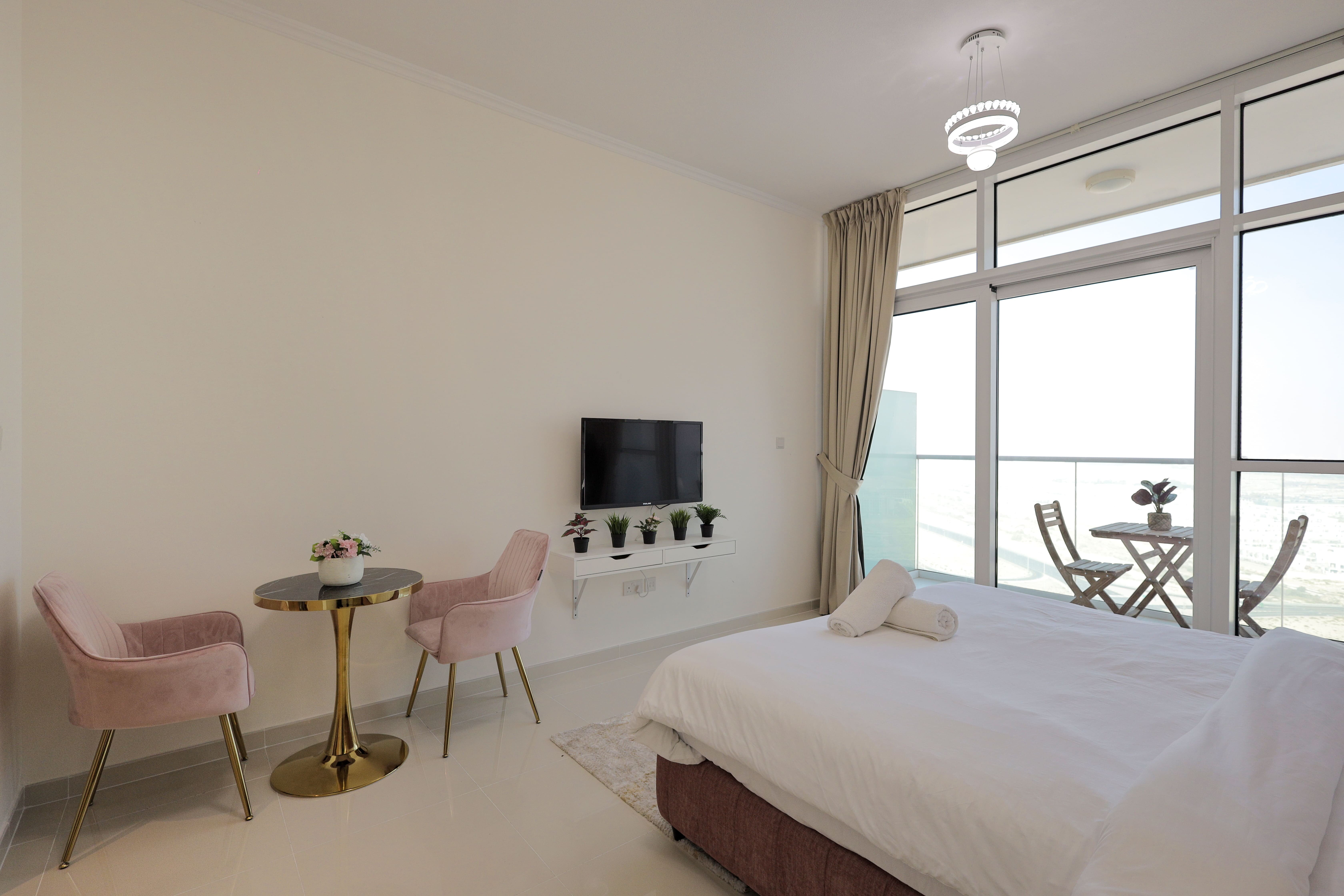 Beautiful skyline view | Studio apartment