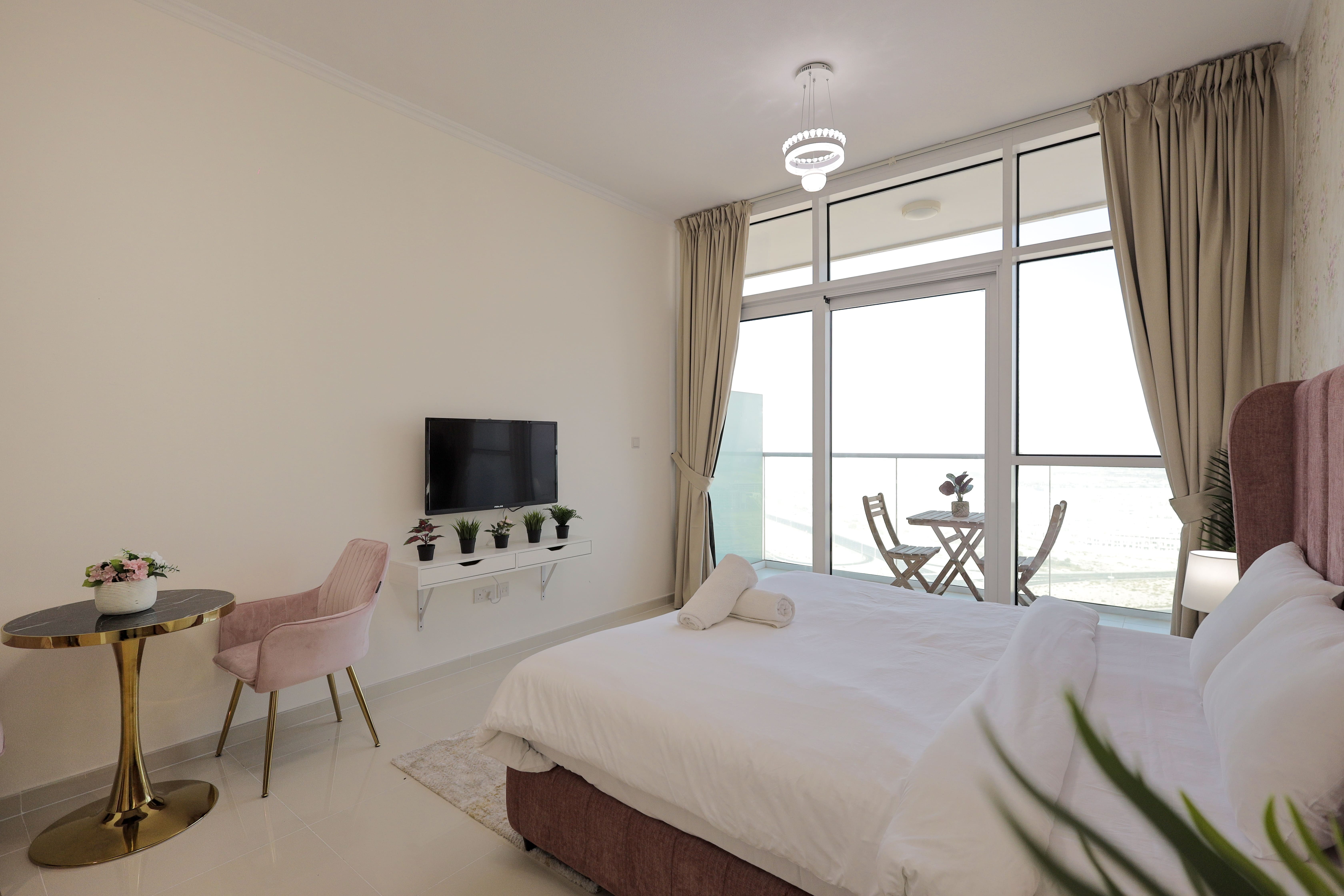 Beautiful skyline view | Studio apartment