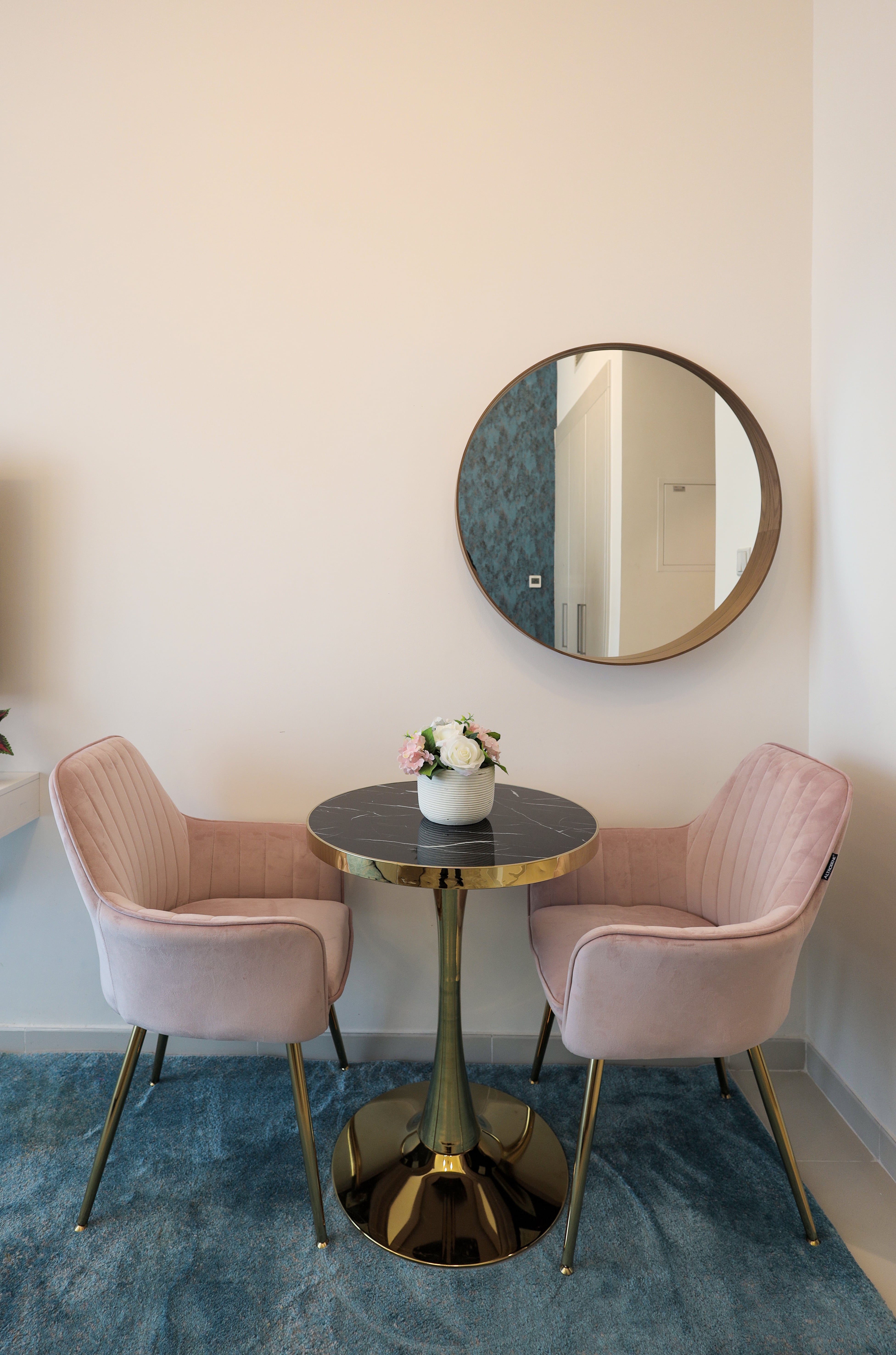 Adorable studio with Balcony