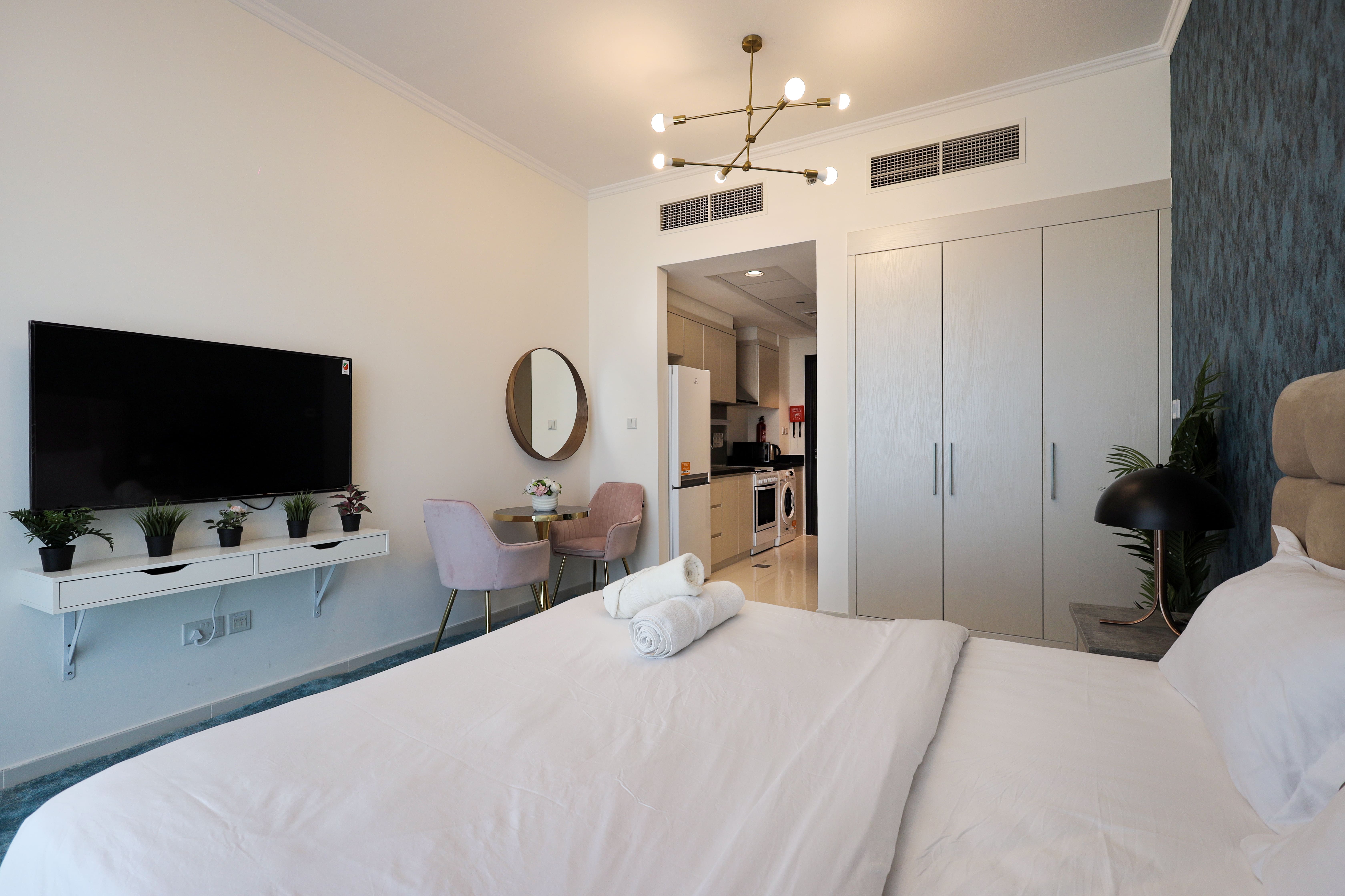 Adorable studio with Balcony