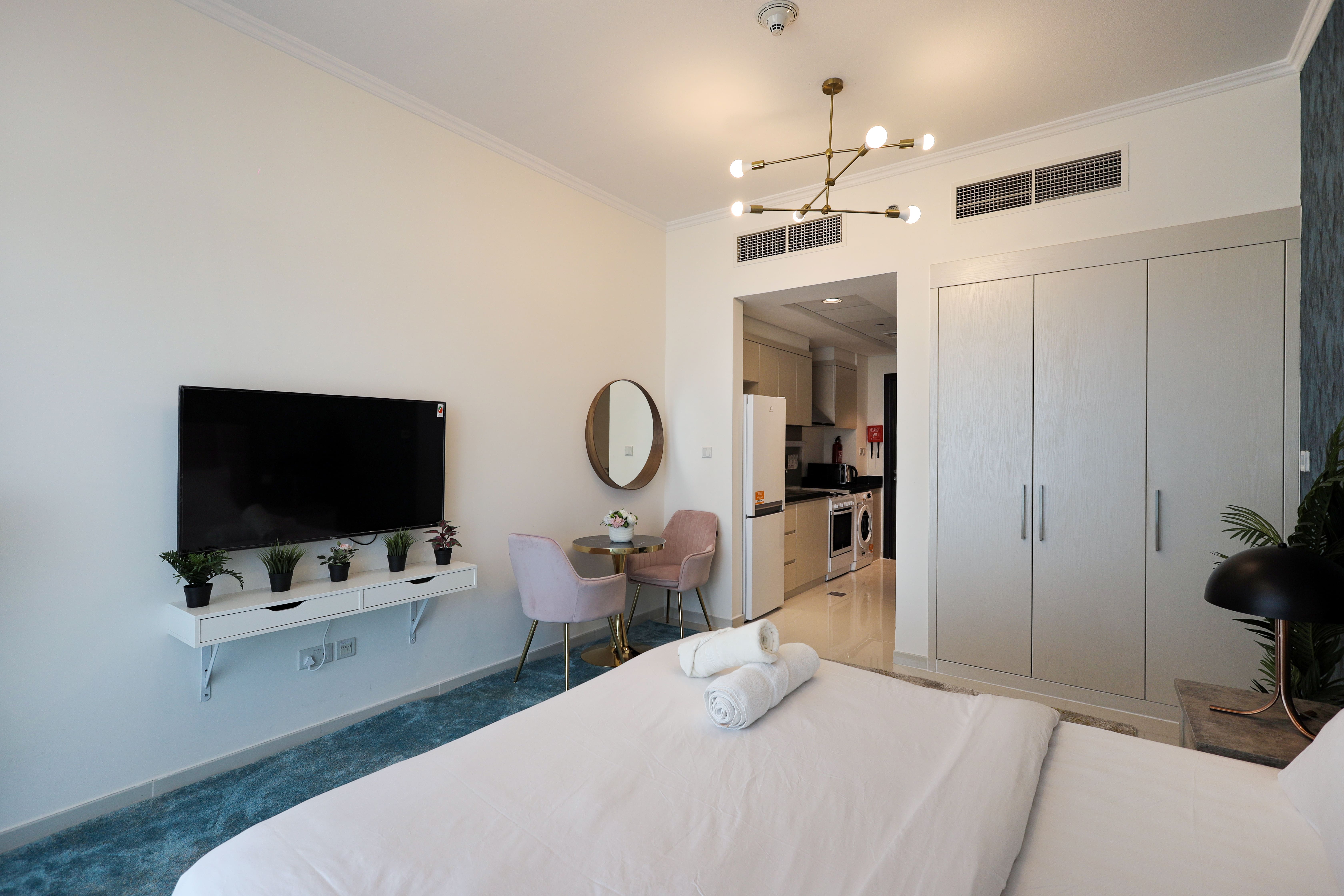 Adorable studio with Balcony